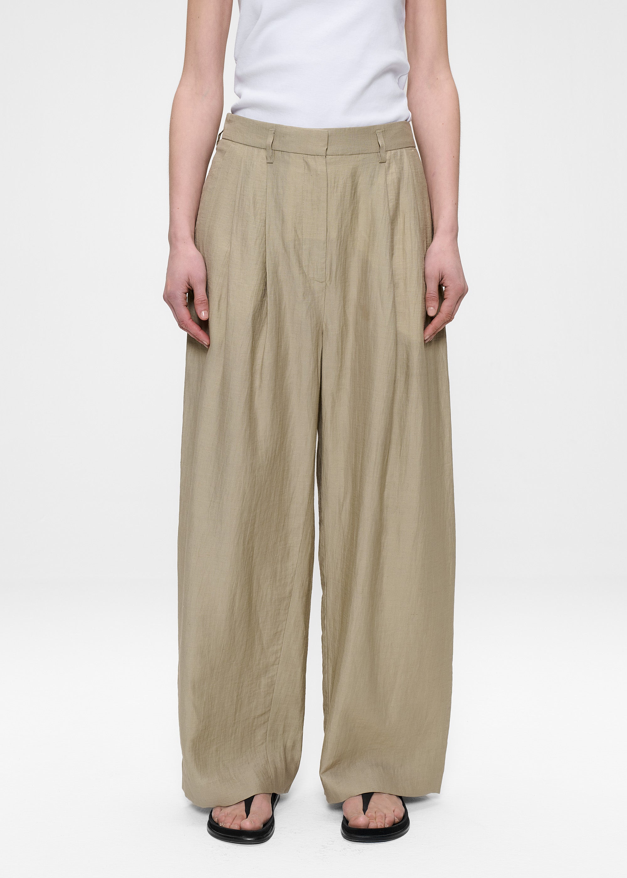 Jade, Desert, Hose