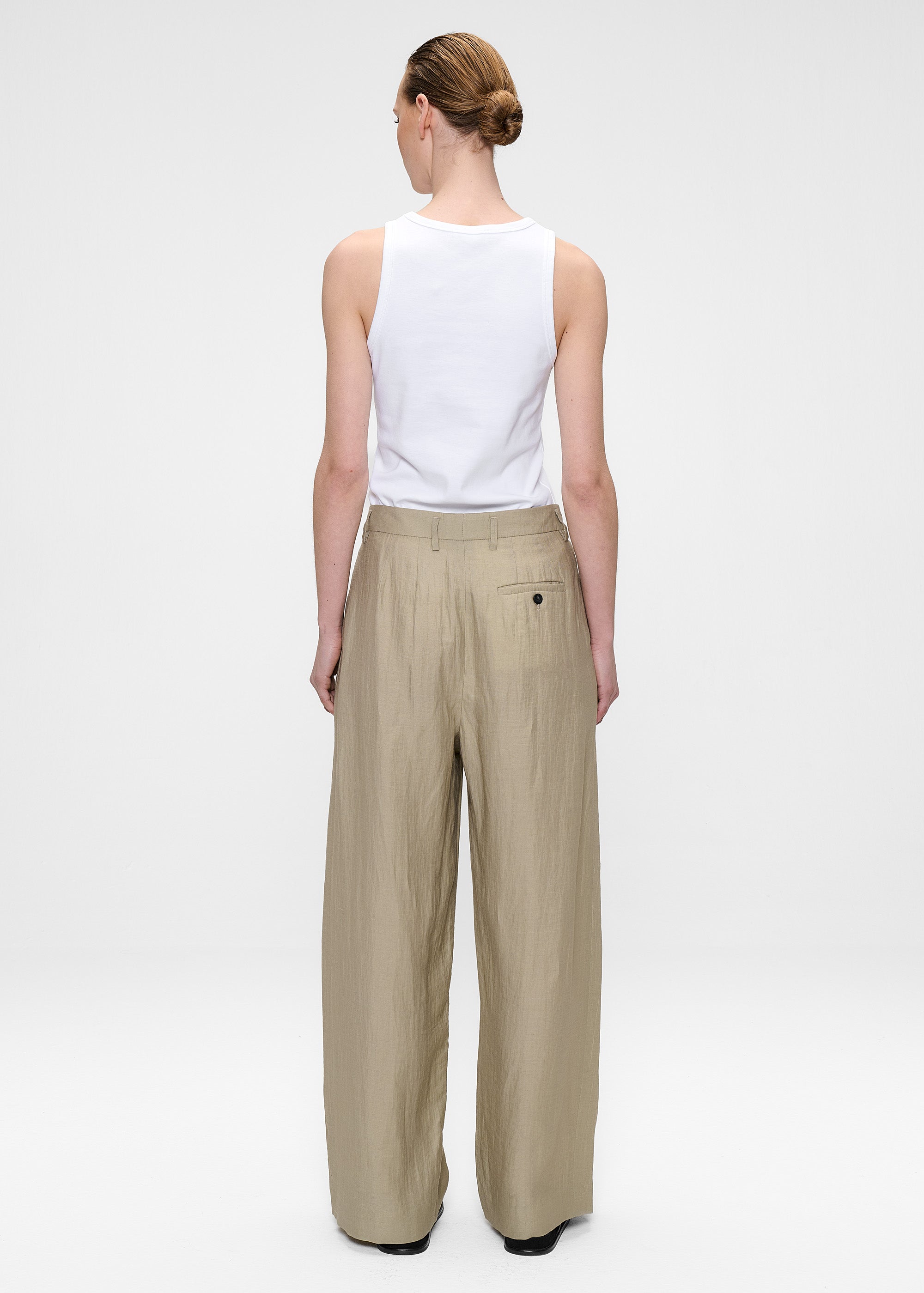 Jade, Desert, Hose