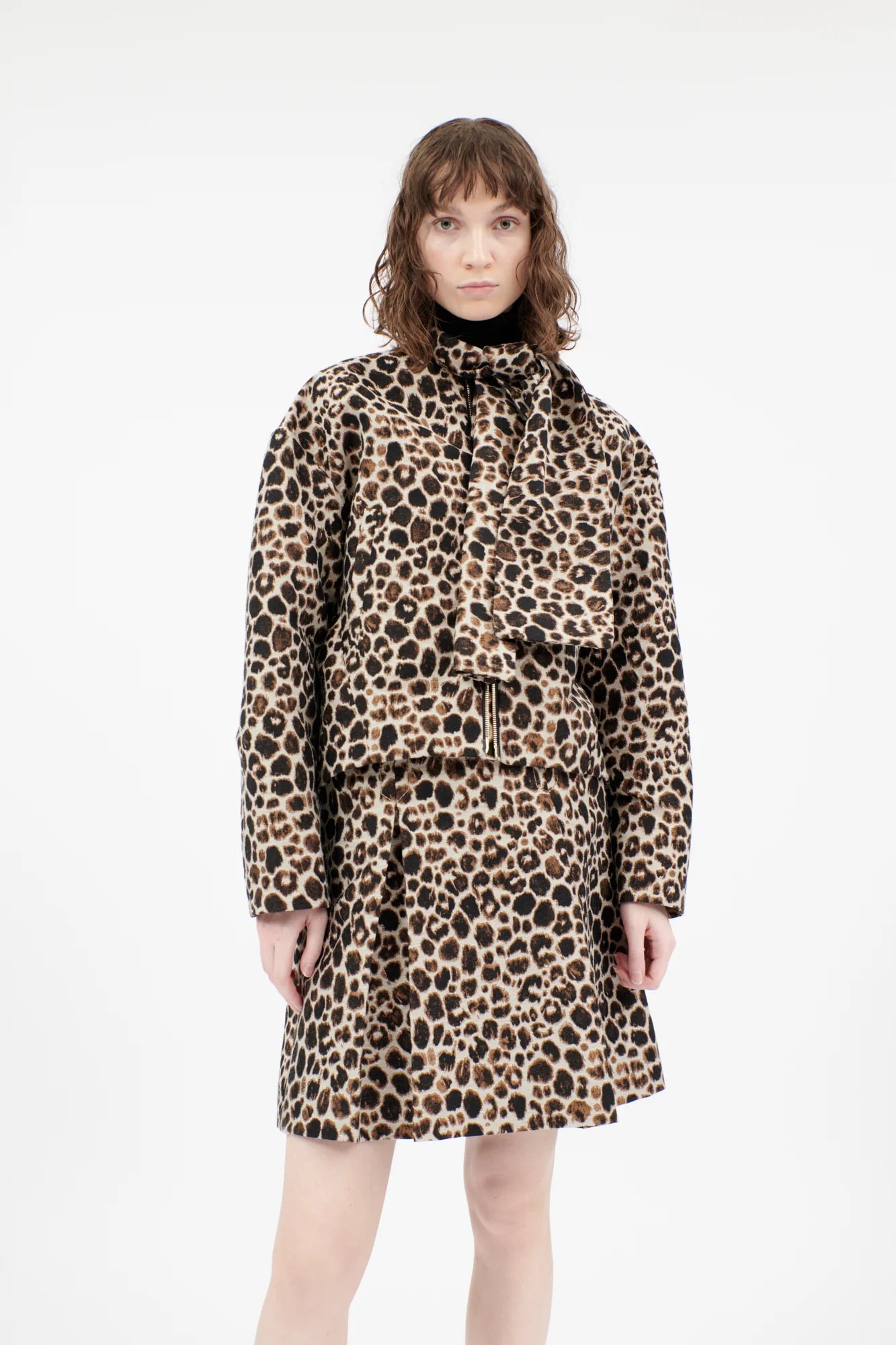 Odeeh Jacke mit Leopardenmuster aus Baumwollgemisch - Fotografiert am Model