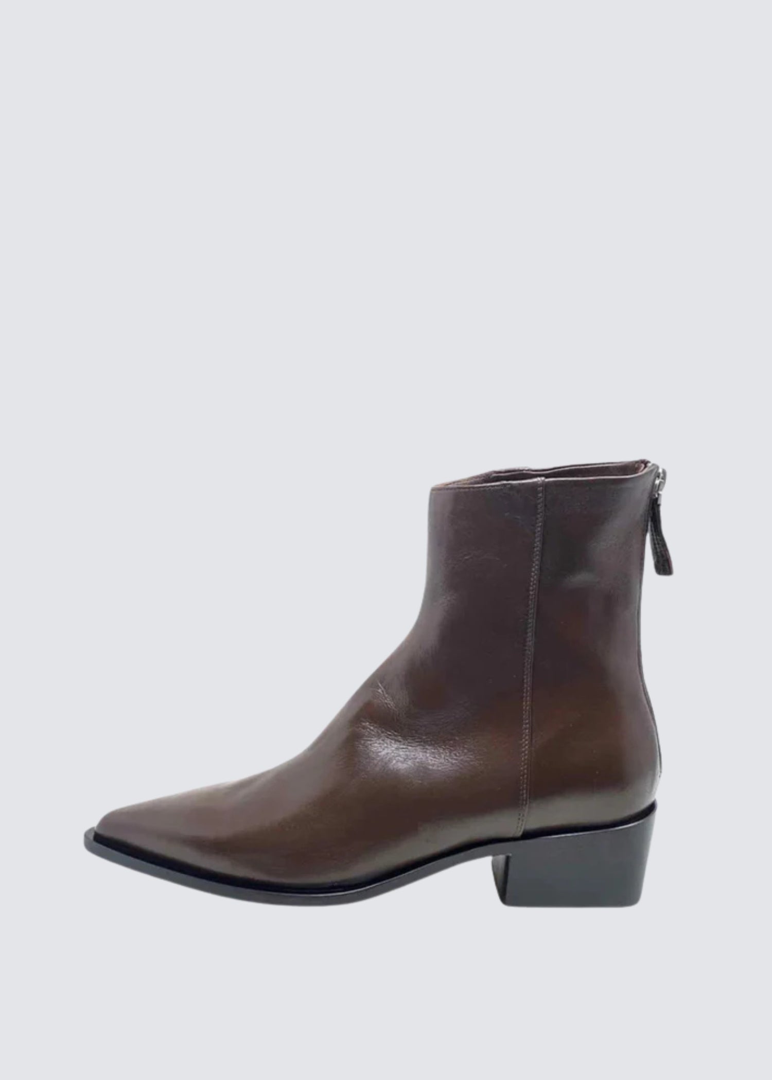 Juliette, Coffee, Boots