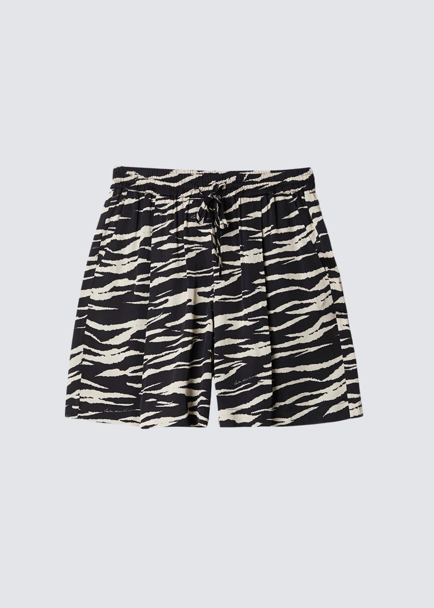 Sari, Black White Tiger, Shorts