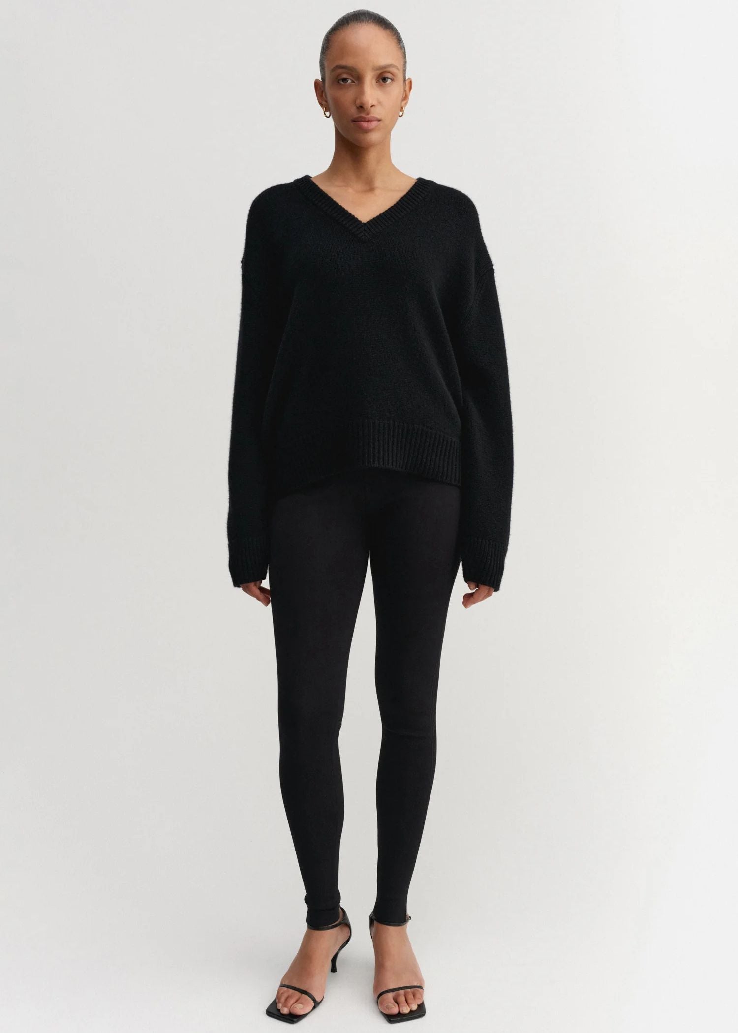 Yara, Black, Pullover