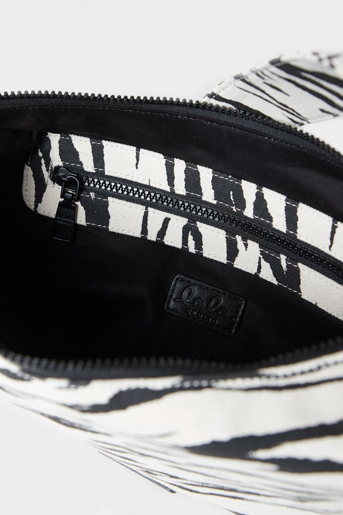 Gili, Small Shoulder Bag, White Black Tiger, Tasche