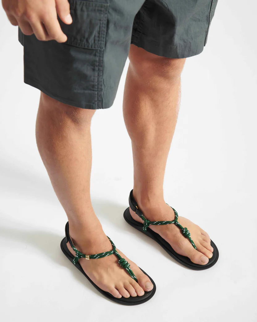 FLOWZE grüne Sandalen mit Zehensteg aus Kordel und Leder - Modelfoto 1