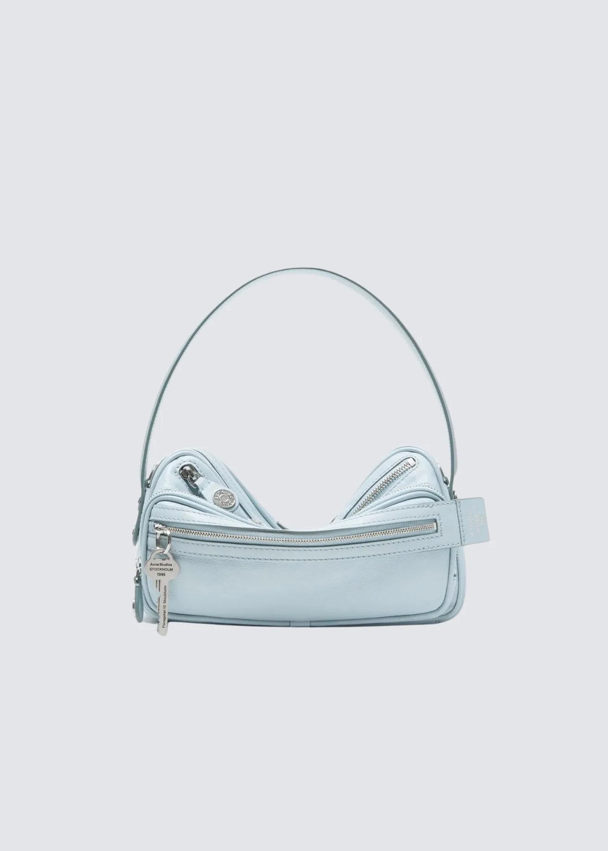 Bild der eingedrückten Tasche von vorne.