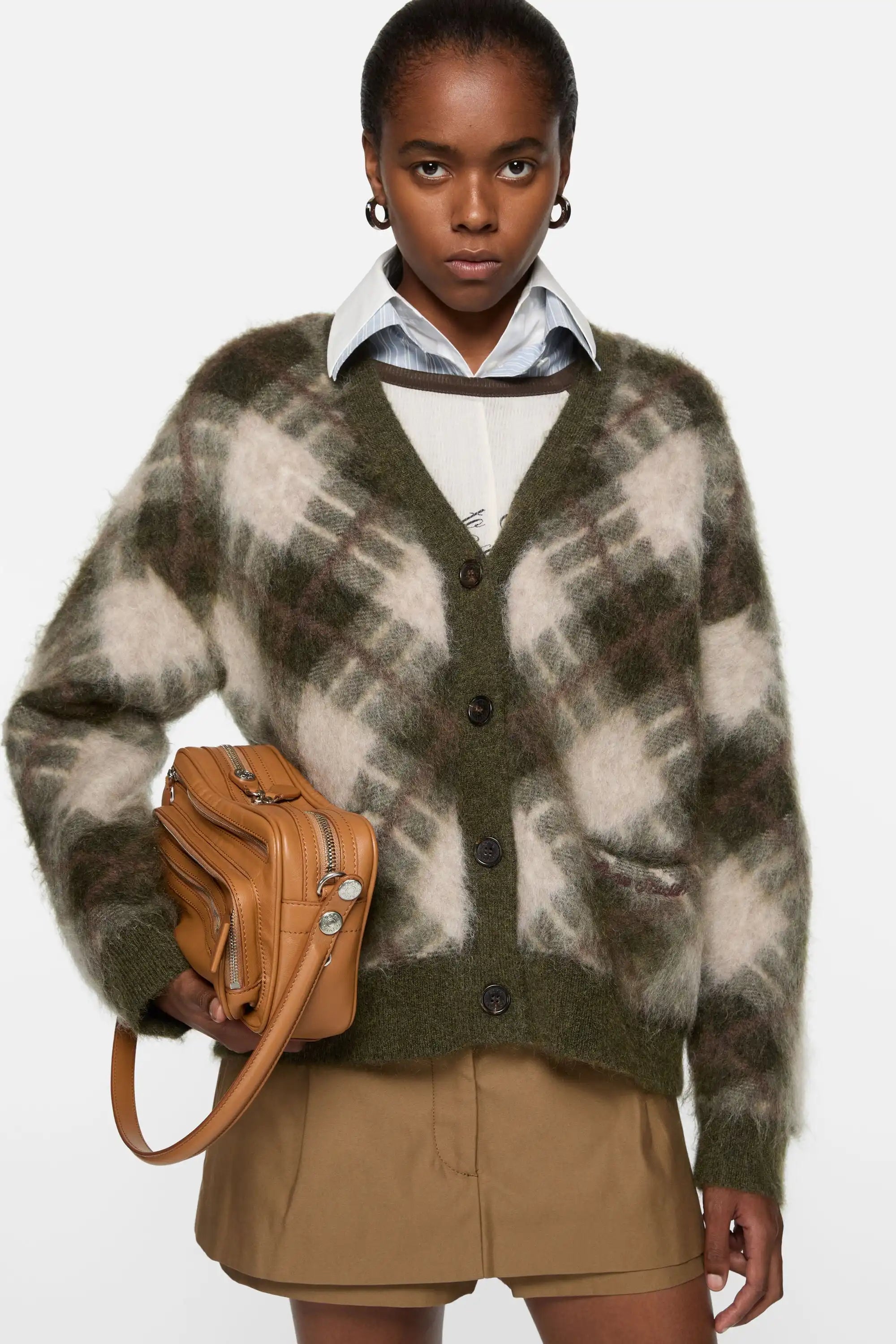 Face, mandarin, cardigan 
