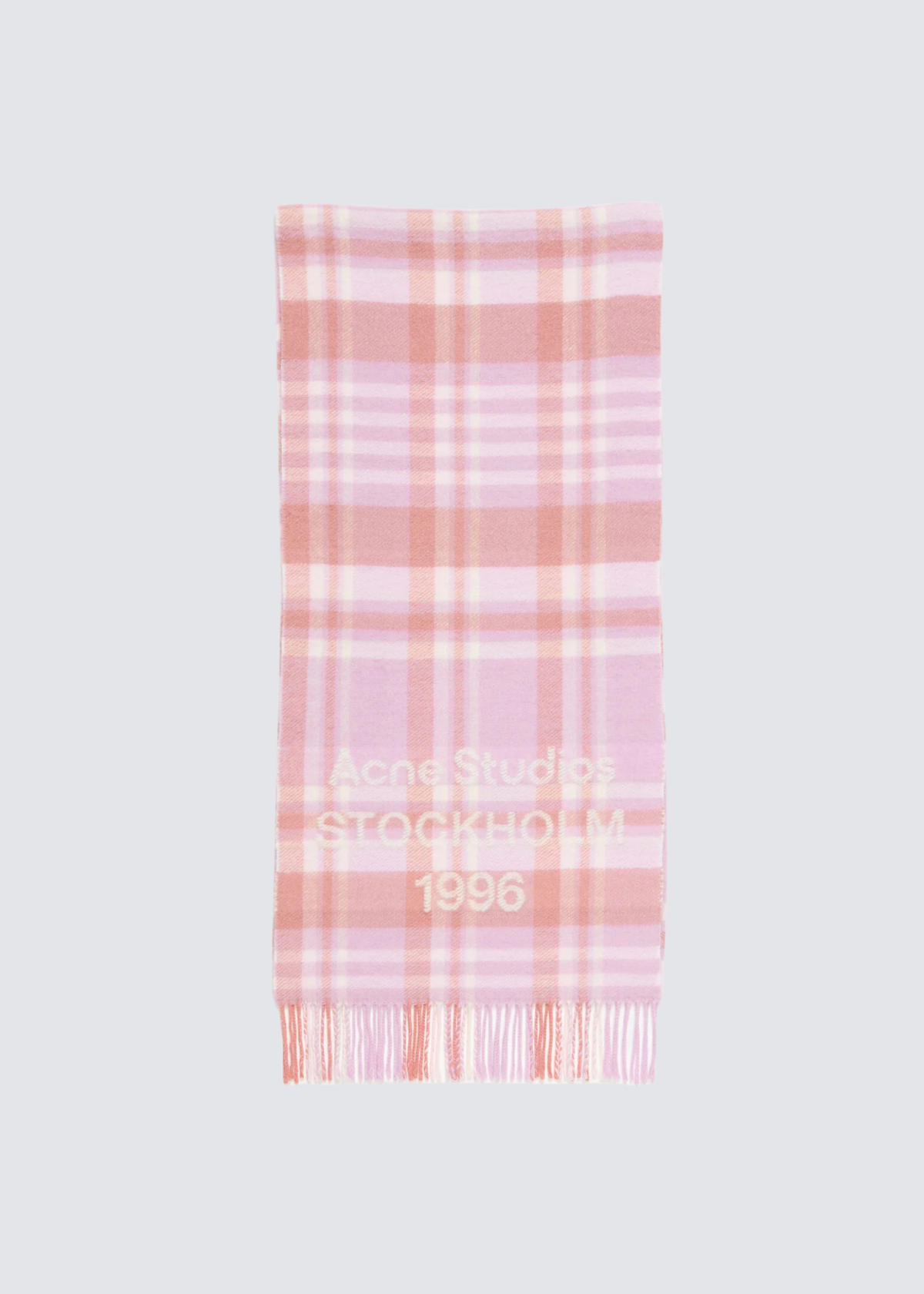 Karierter Wollschal in Pink/Fuchsia mit Logoprägung am Ende. Flat Shot.