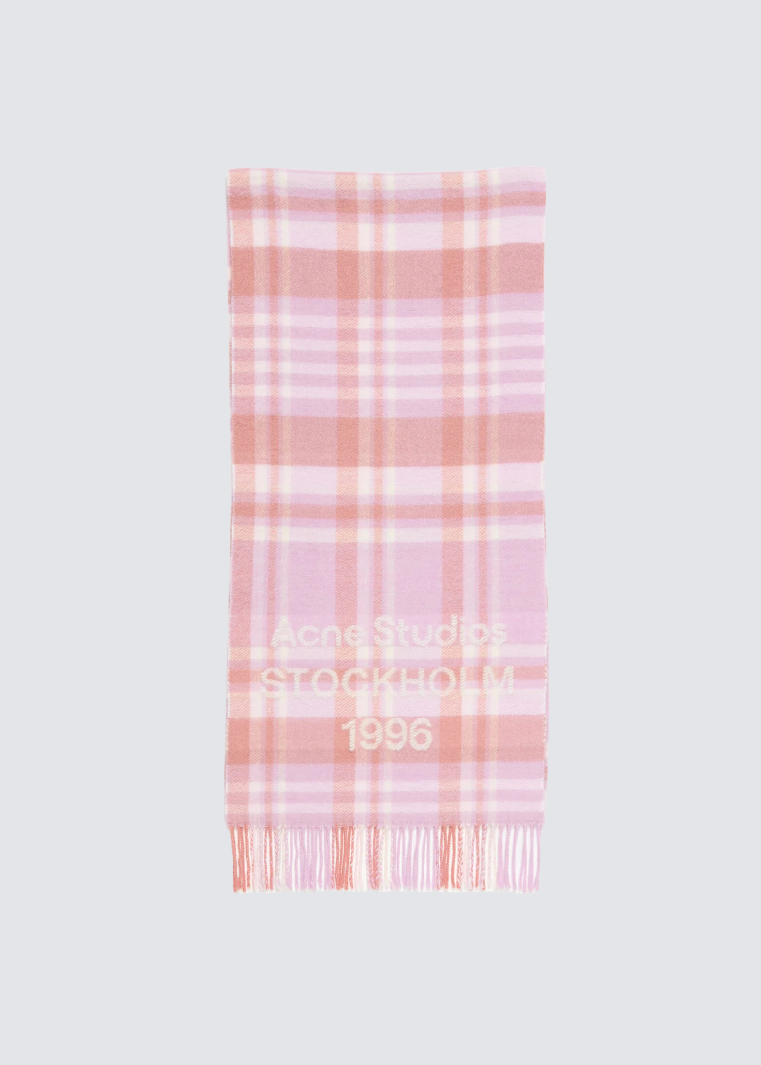 Karierter Wollschal in Pink/Fuchsia mit Logoprägung am Ende. Flat Shot.