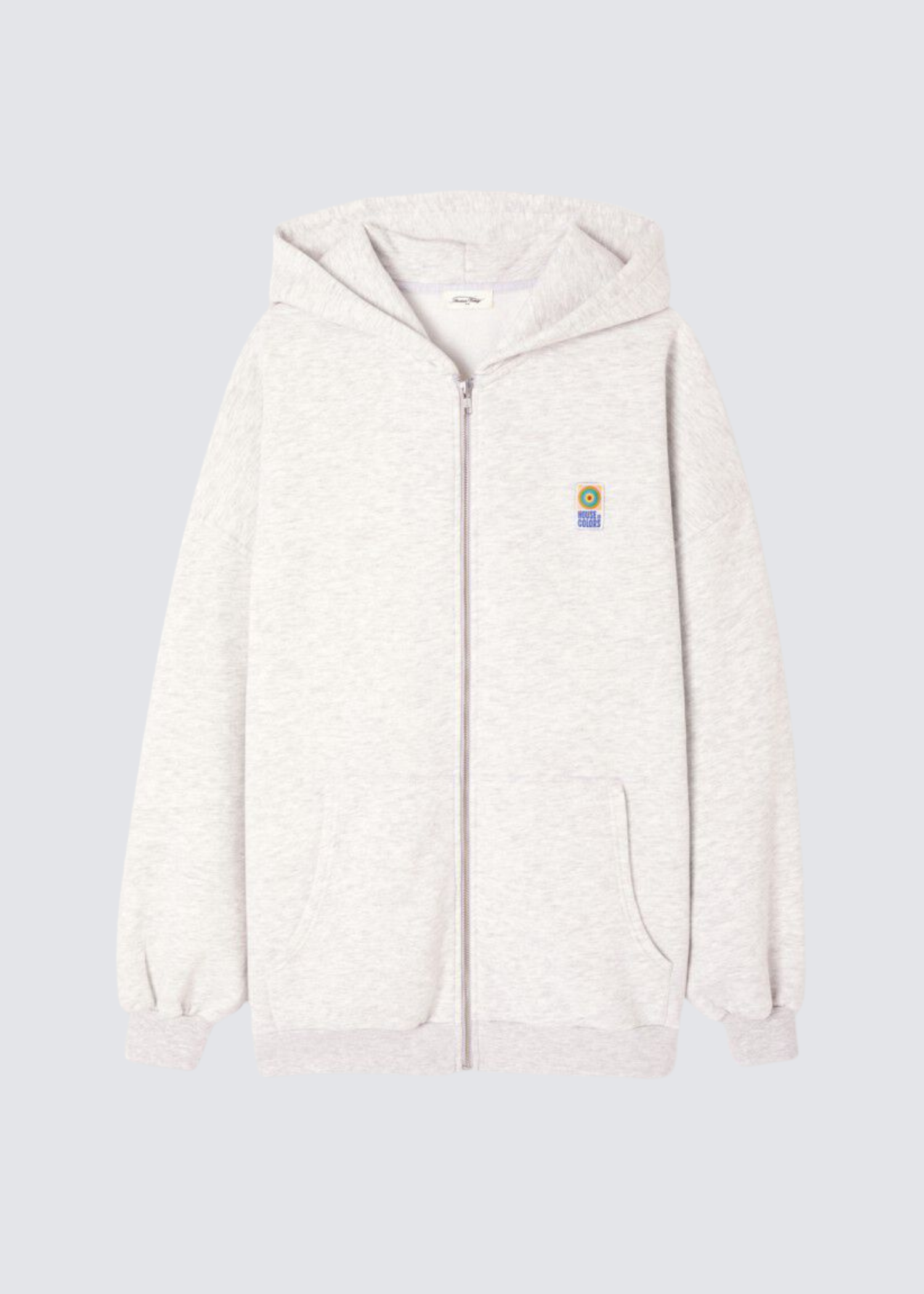 Graue Zipper Jacke mit American Vintage Logo auf der Brust. Flat Shot.