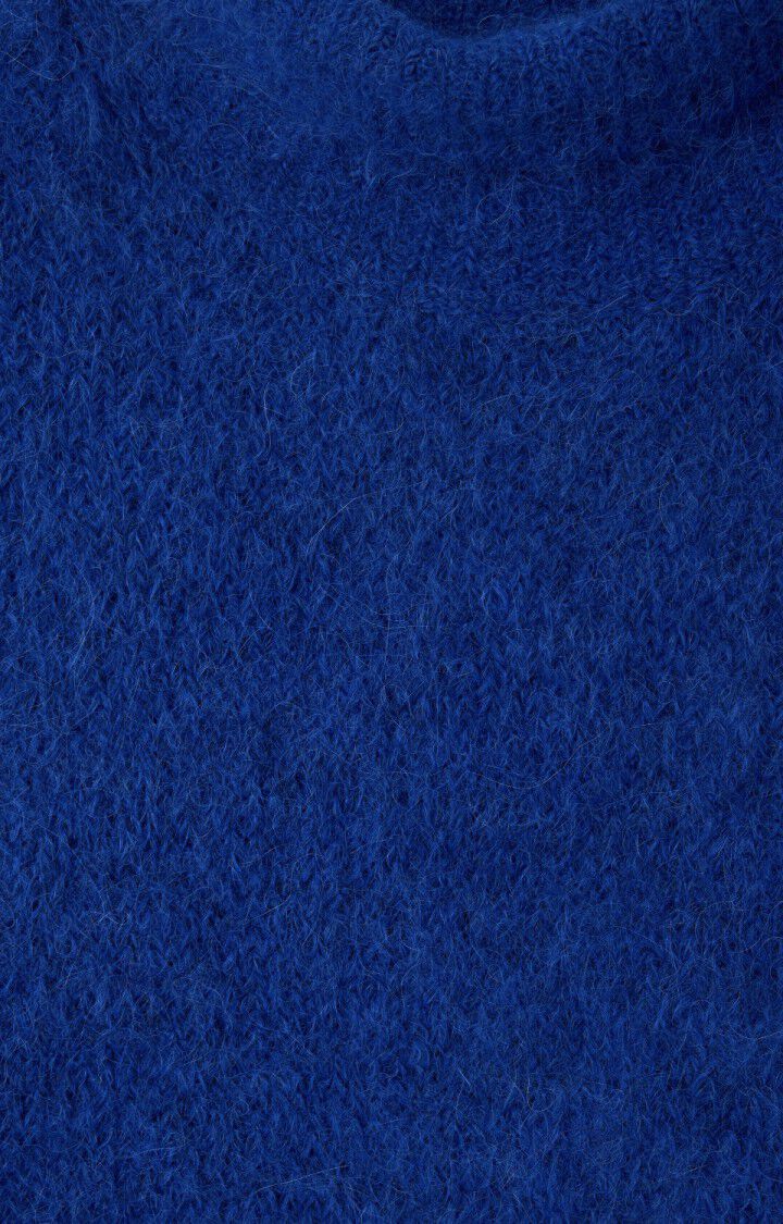 Blauer Rollkragen Strick Pullover. Detail Shot.