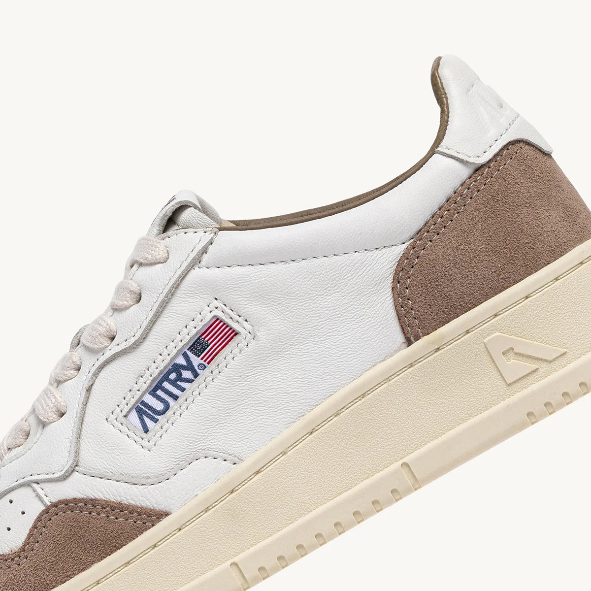 Autry, Medalist Low, White/Tobacco, Sneaker