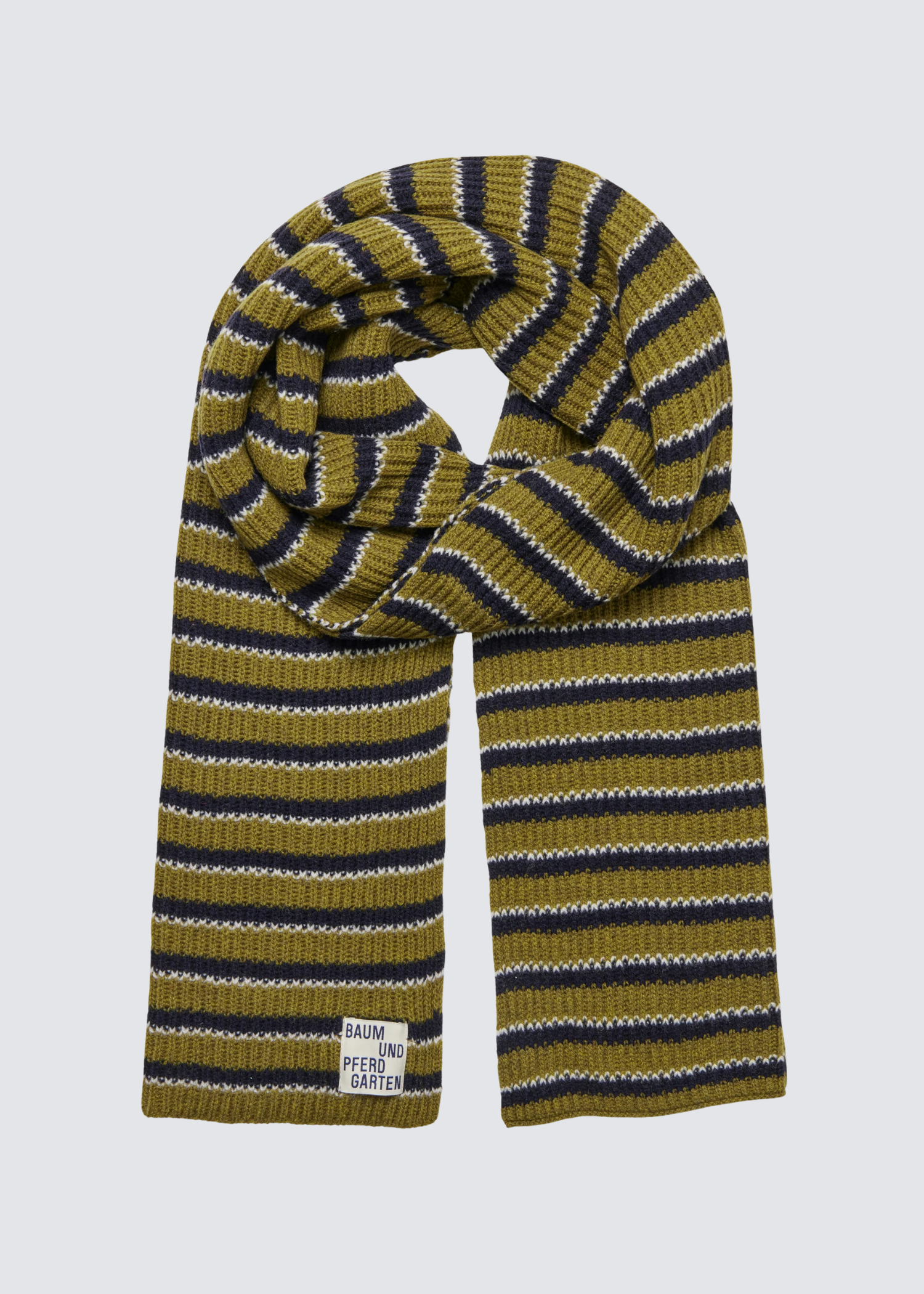Gestrickter gestreifter Schal in Khaki Grün und Dunkel Grau, mit Logo Etikett. 