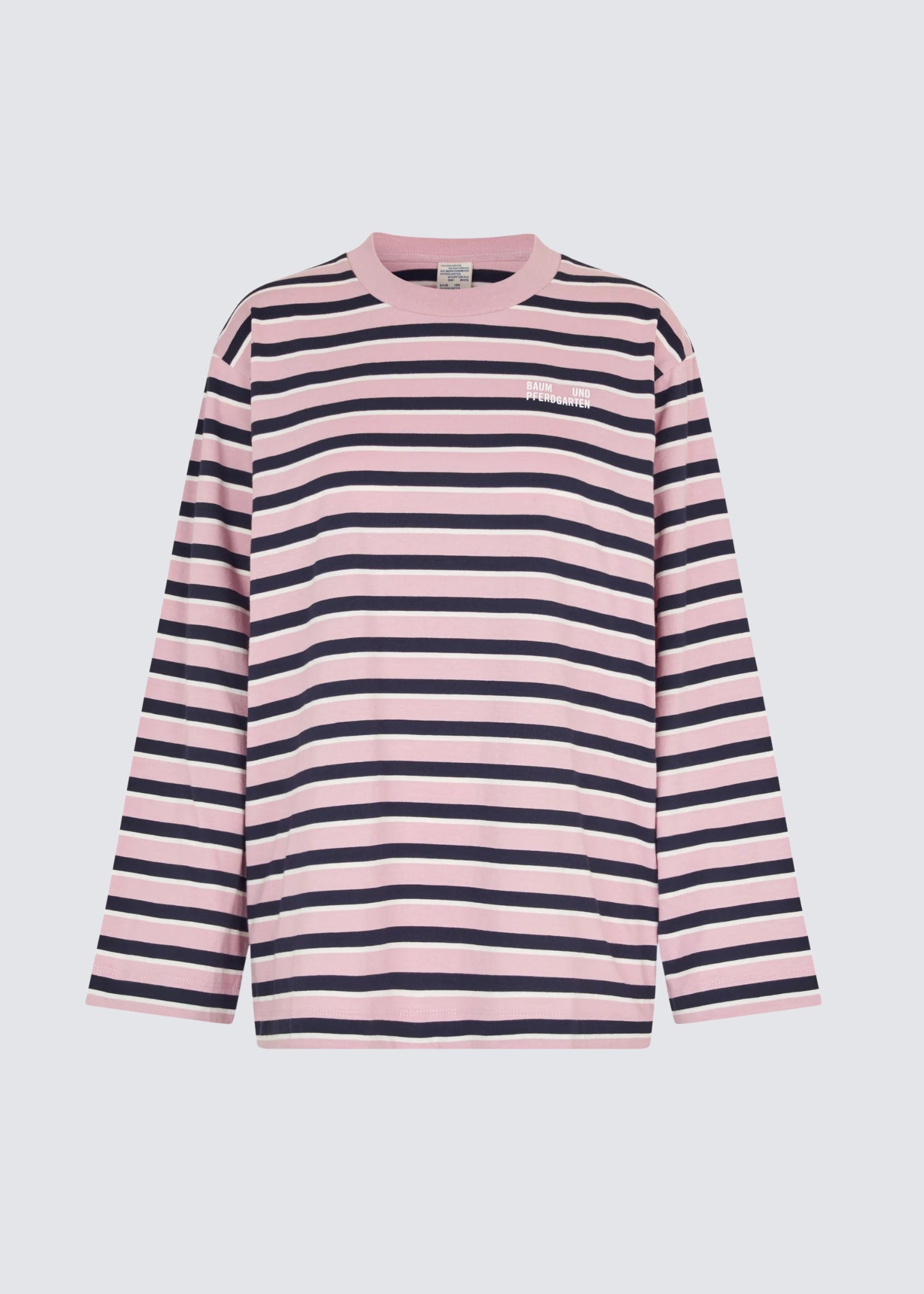 Pink gestreiftes Langarmshirt, mit Rundhalsausschnitt und aufgedrucktem Logo-Etikett. Flat Shot.