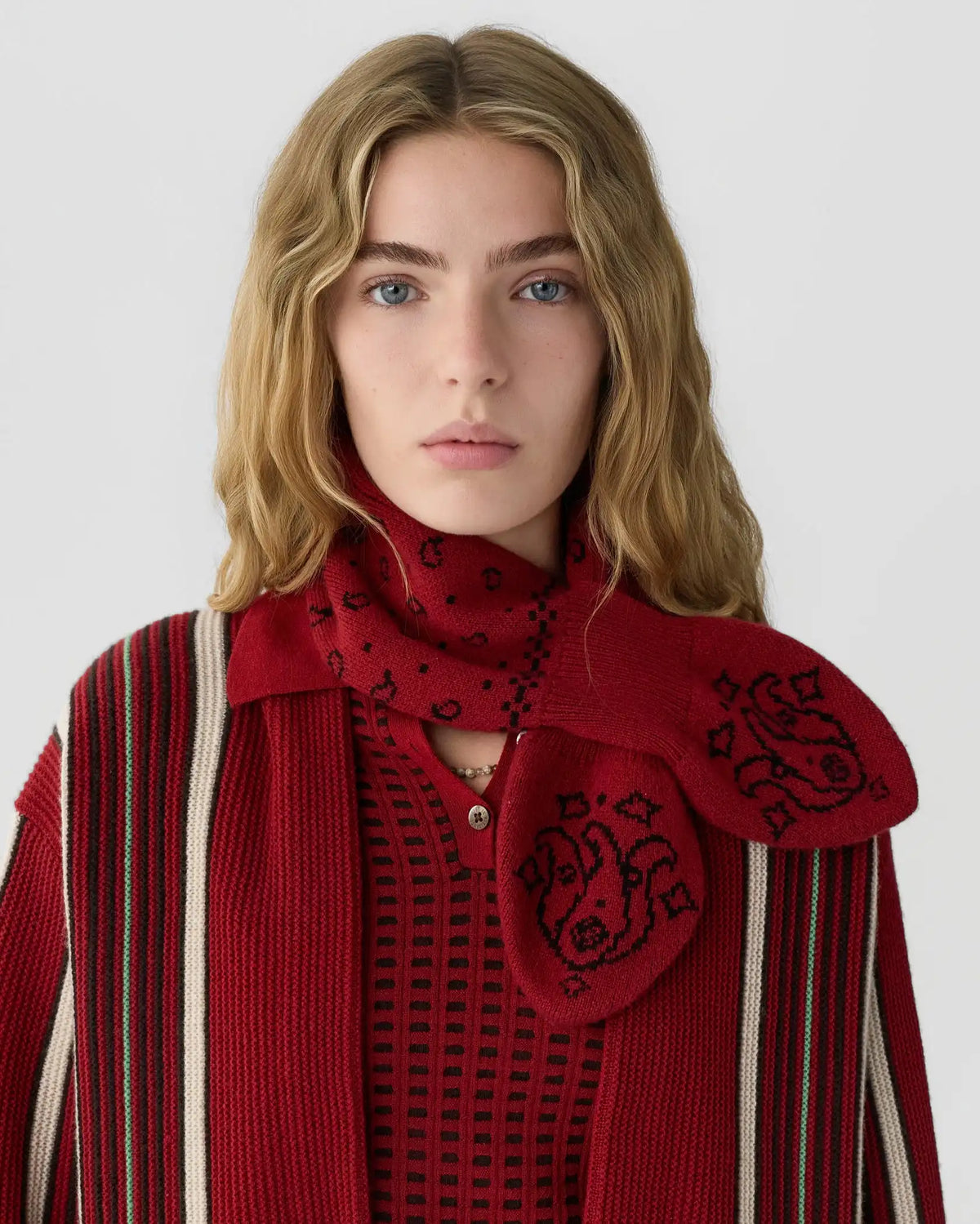Guest in Residence, Bandana Bowtie, Carmine/Black, Schal