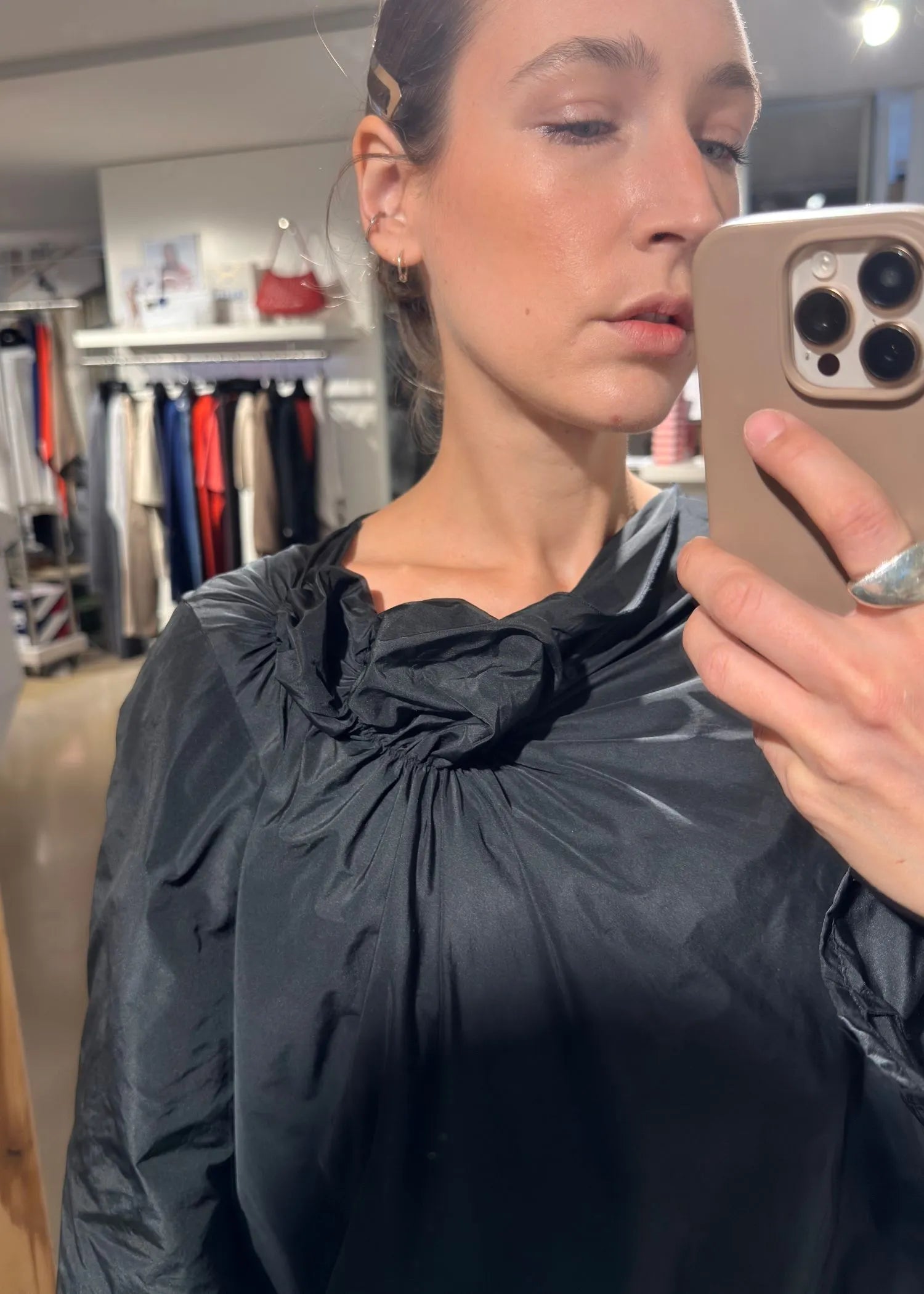 Katharina Hovman, Beauty, Black, Bluse