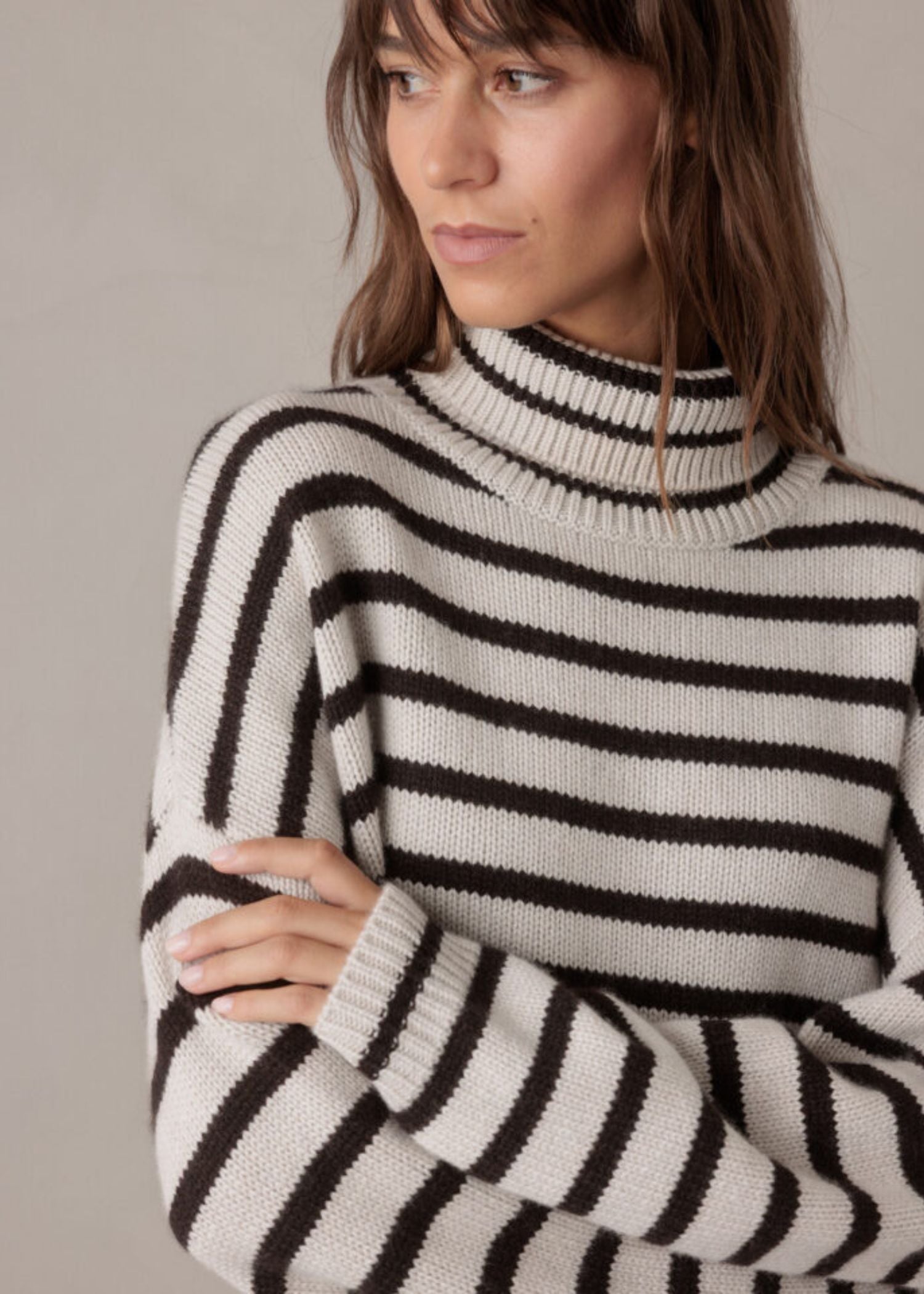 Lisa Yang, Zerlina, Oyster / Dark Oak, Pullover