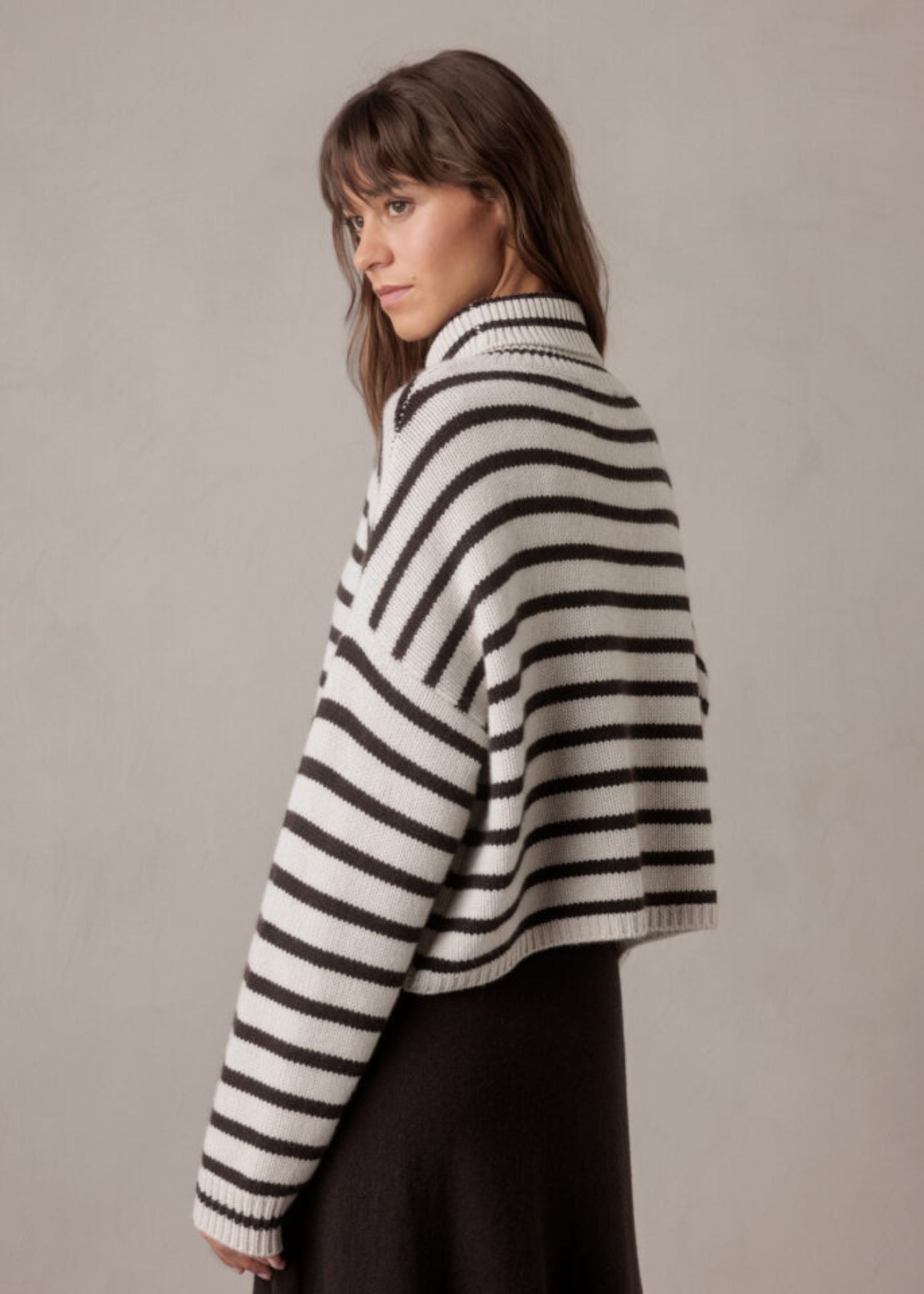 Lisa Yang, Zerlina, Oyster / Dark Oak, Pullover