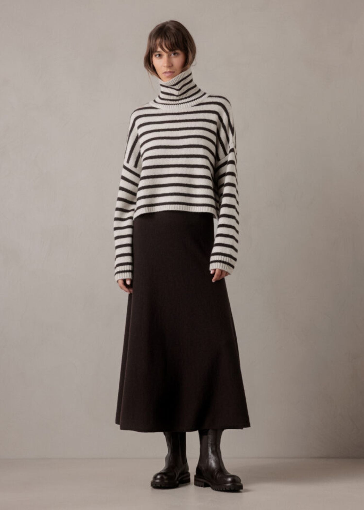 Lisa Yang, Zerlina, Oyster / Dark Oak, Pullover