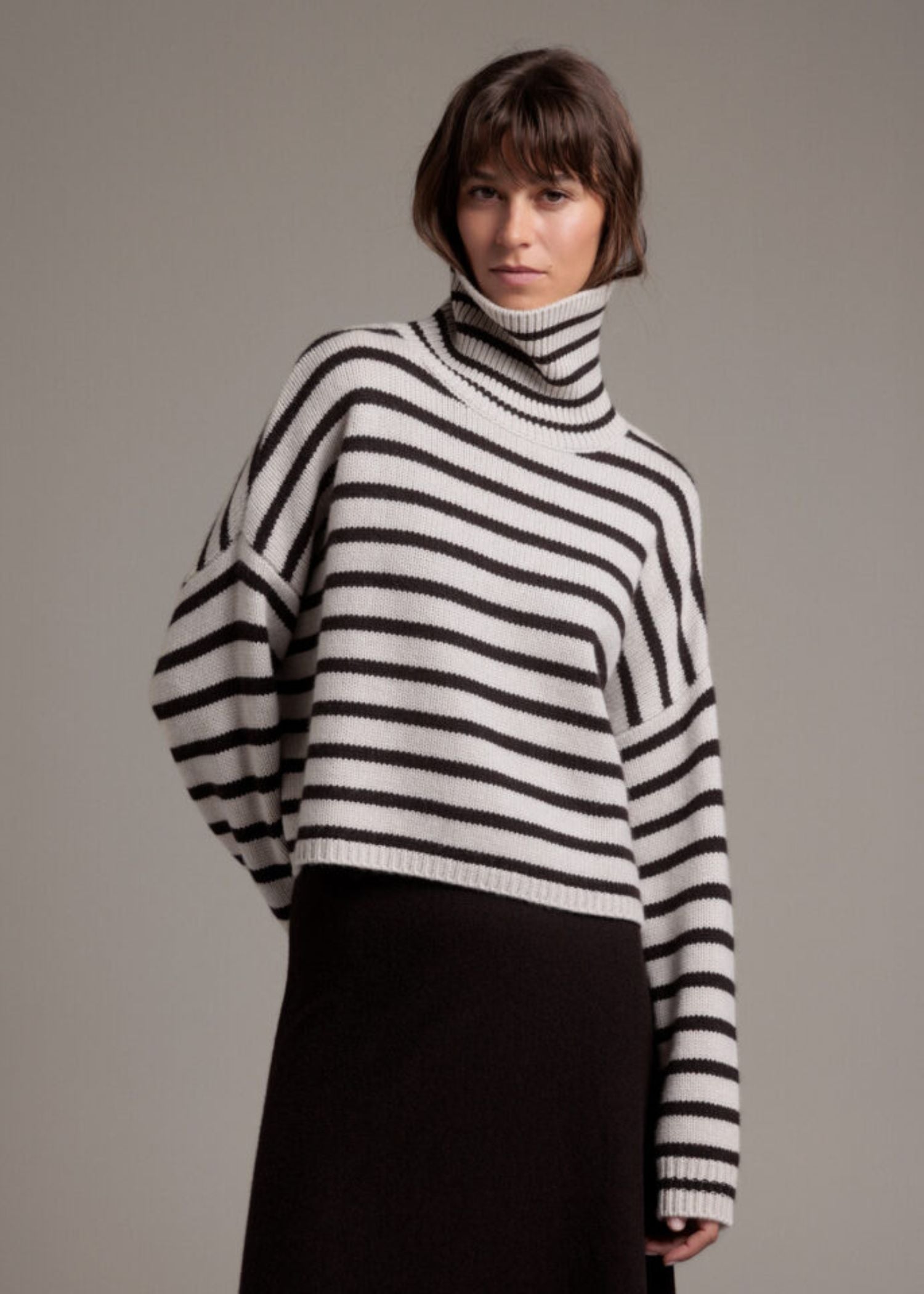 Lisa Yang, Zerlina, Oyster / Dark Oak, Pullover