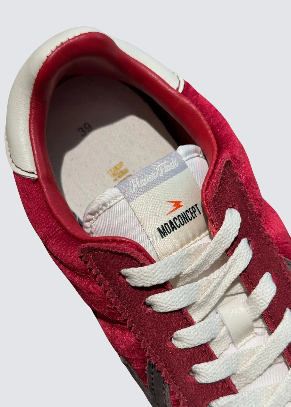 MOA Concept, Master Flash, Wrinkled Satin, Blood Red/Brown/White, Sneaker