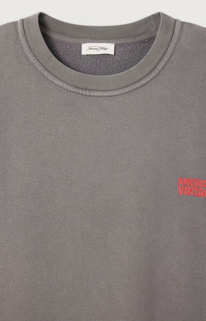 American Vintage Seater in einem verwaschenen grau - Nahaufnahme von dem Rundhalsausschnitt 