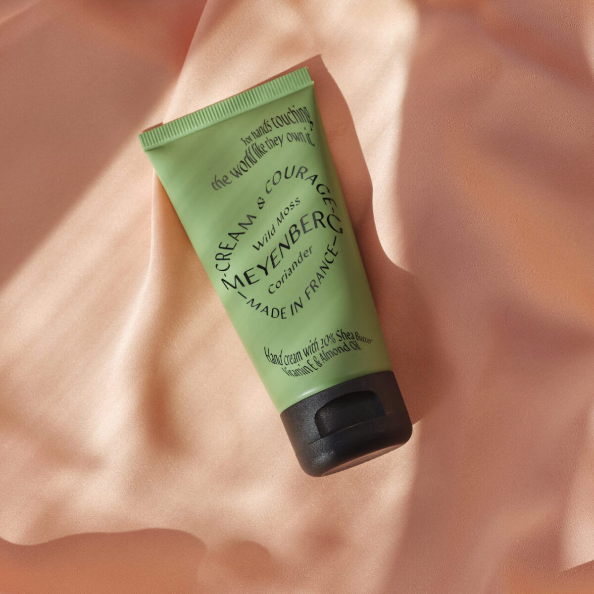 Meyenberg Handcreme angereichert mit Bio-Sheabutter, Mandelöl und Vitamin in einer handlichen 50ml Tube - Geeignet für alle Hauttypen und 100% vegan