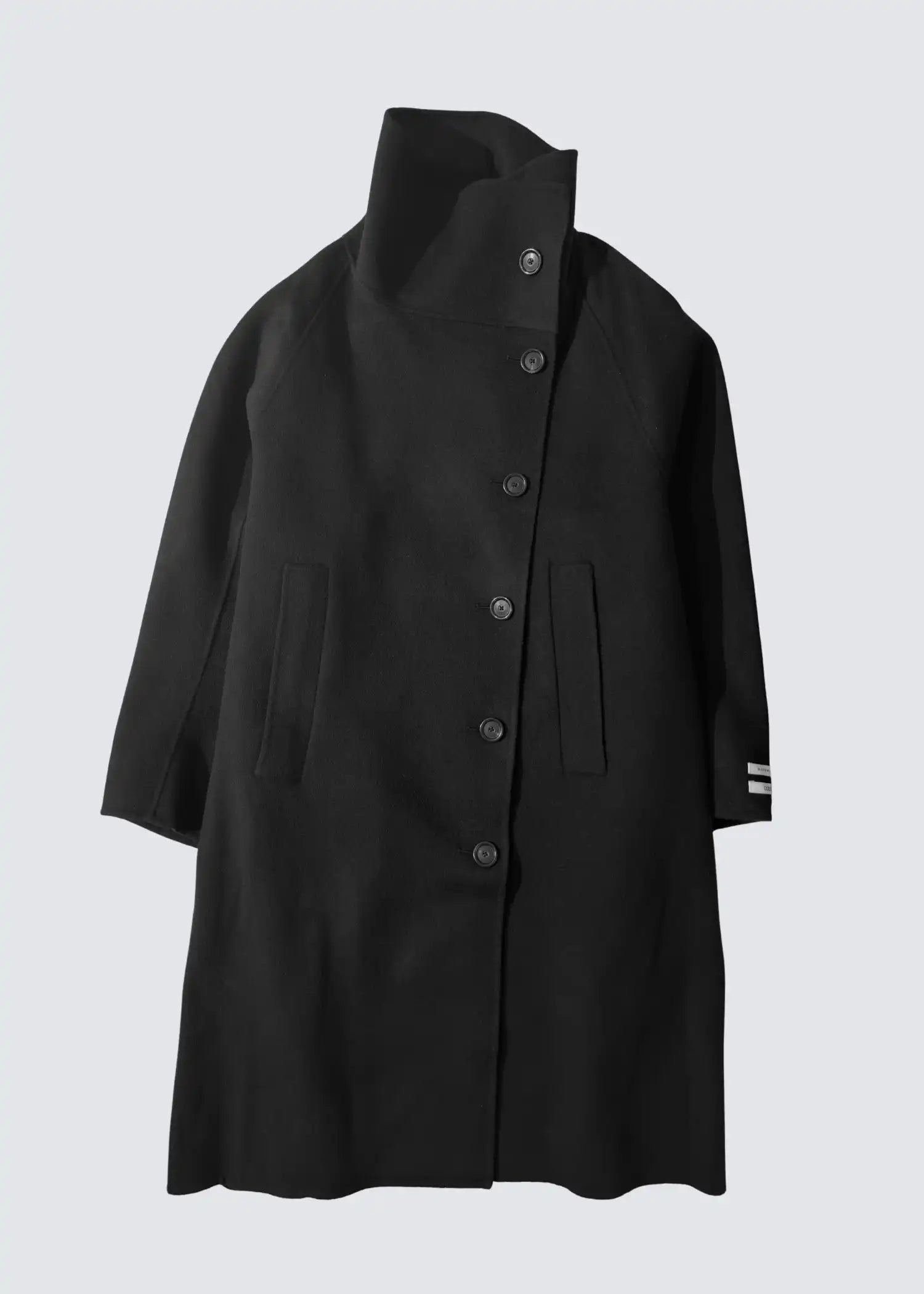 Odeeh, Jet Black, Mantel