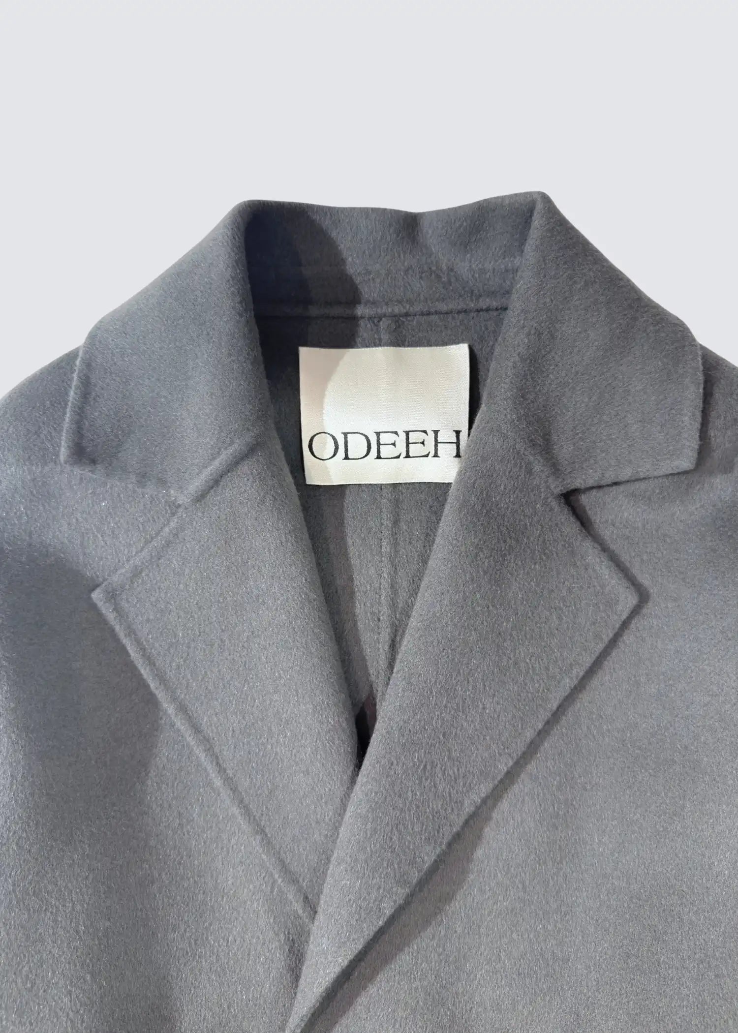 Odeeh, Shadow, Mantel