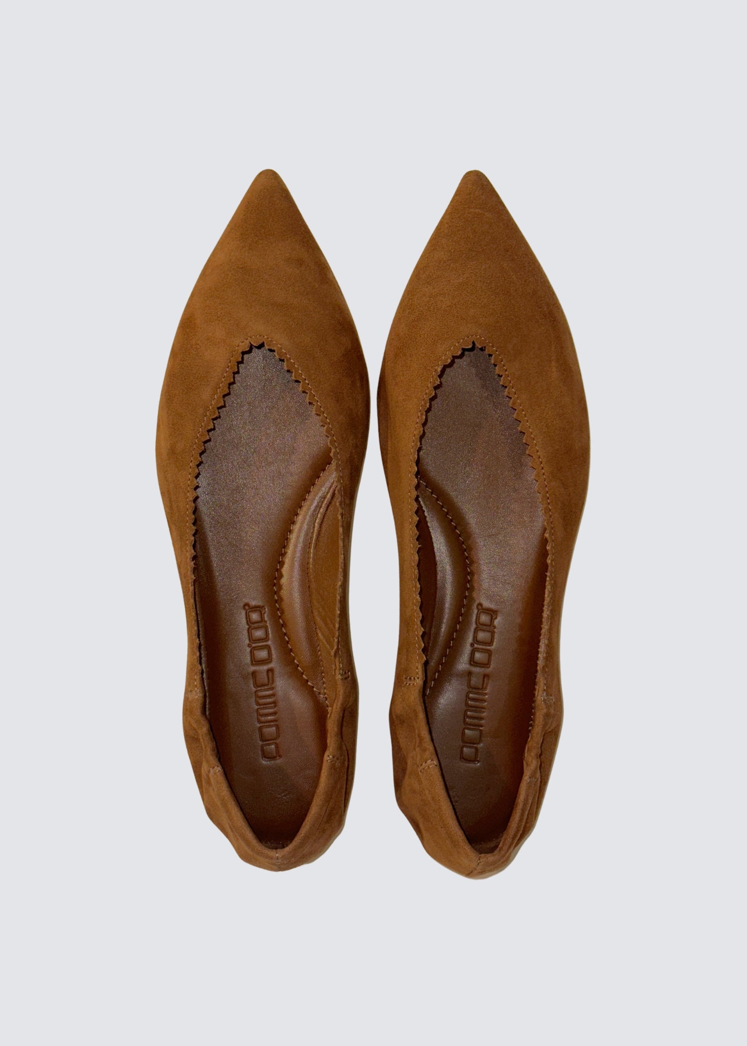 Pomme d'Or Ballerina Ingrid in Caramel  aus Wildleder mit gestanzter Wellenkante in der Draufsicht