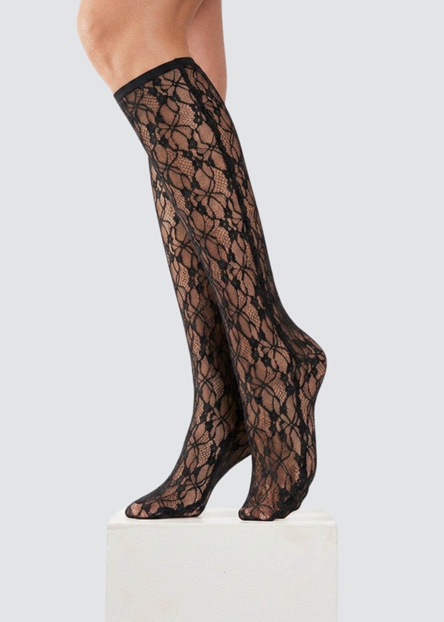 Simone Wild, Lace Knee High, Black, Socken