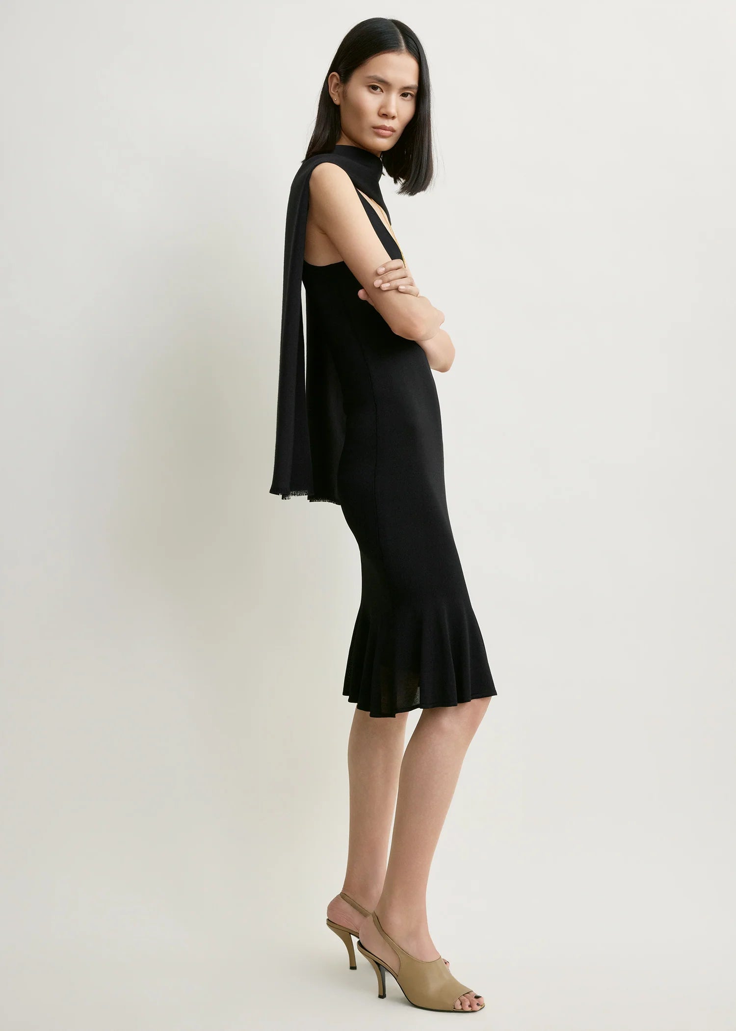 Fluted Hem, Black, Kleid