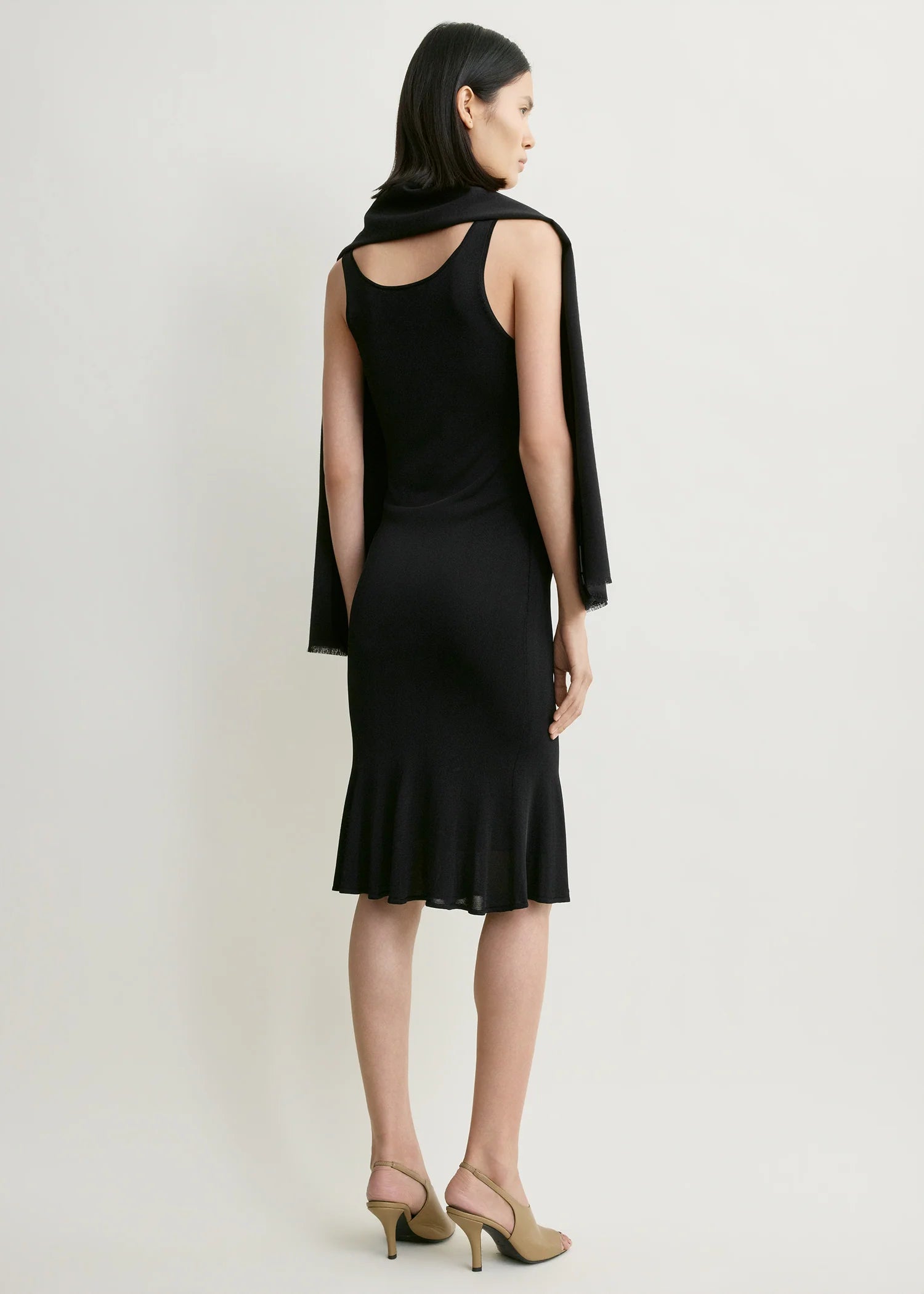 Fluted Hem, Black, Kleid