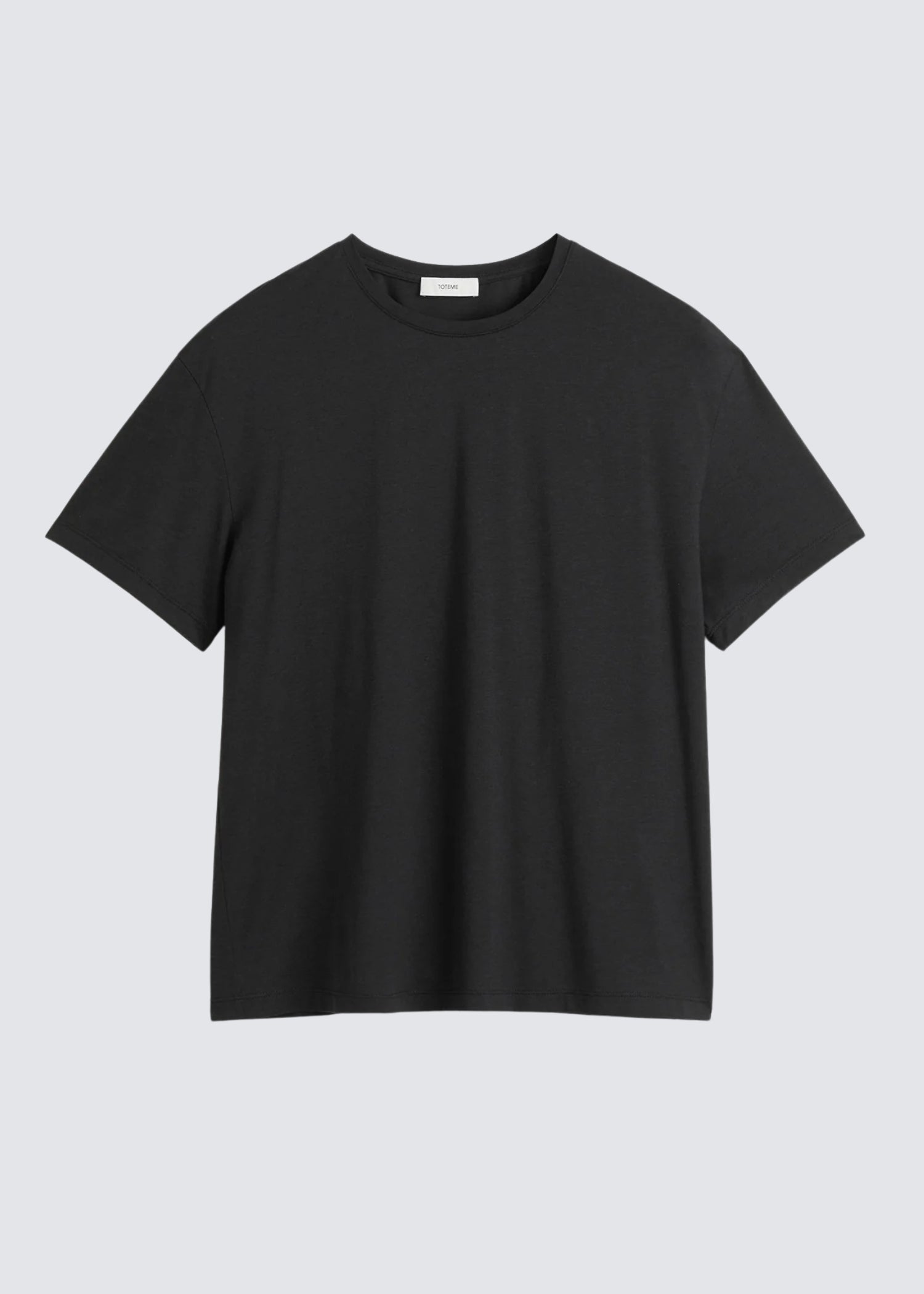 Schwarzes T-Shirt mit Rundhalsausschnitt. Flat Shot.