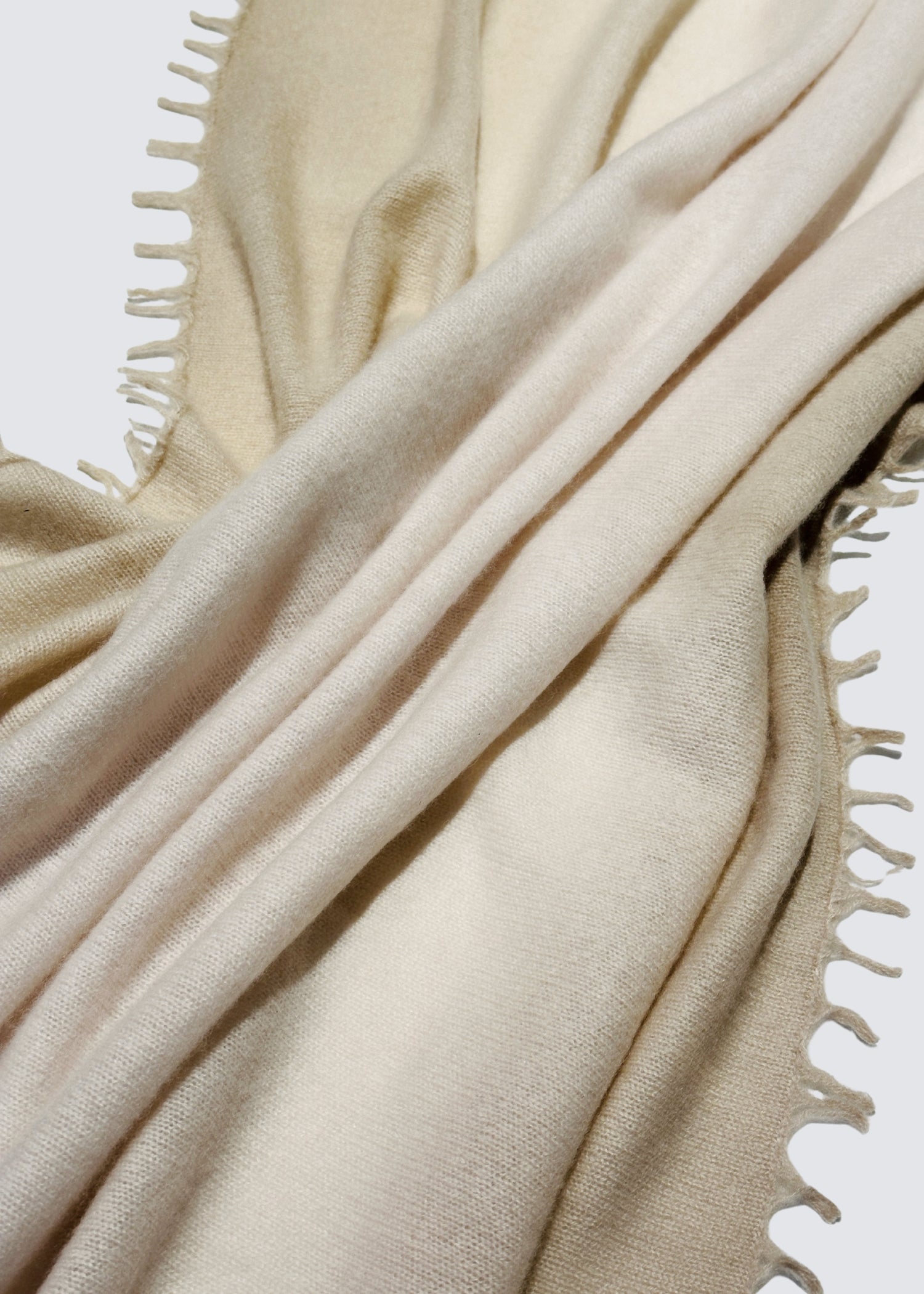 Aimee, Dowakin, Schal