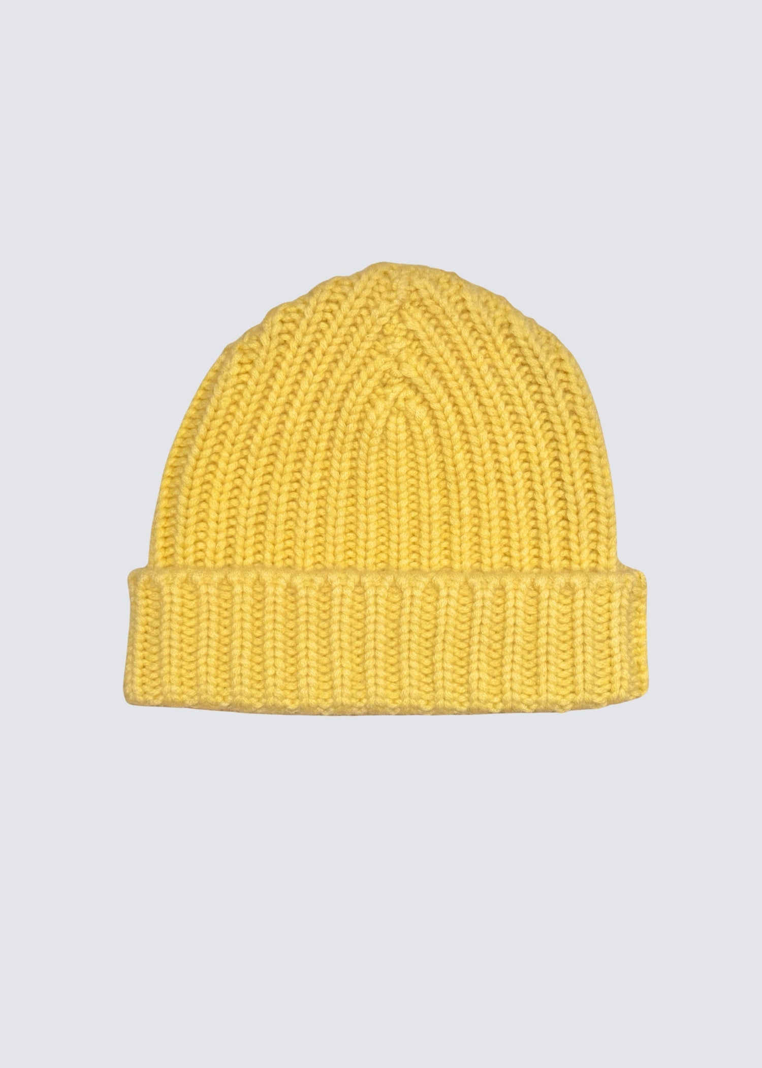 Gelb Farbende Kaschmir Mütze im Rippenstrick, mit Umschlag. Flatshot.