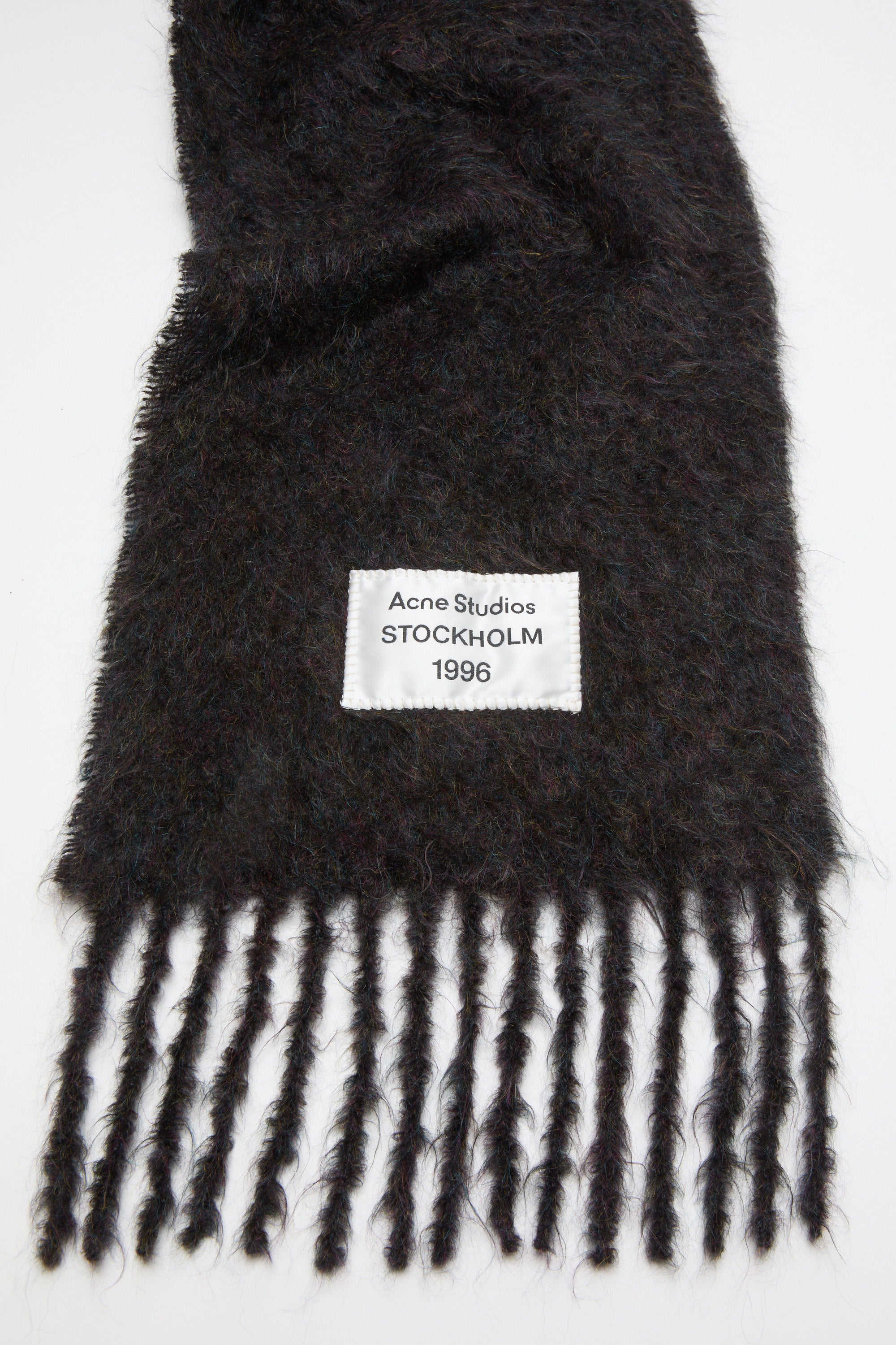 Acne Studios Schal Woll-Mohair in schwarz mit Fransen