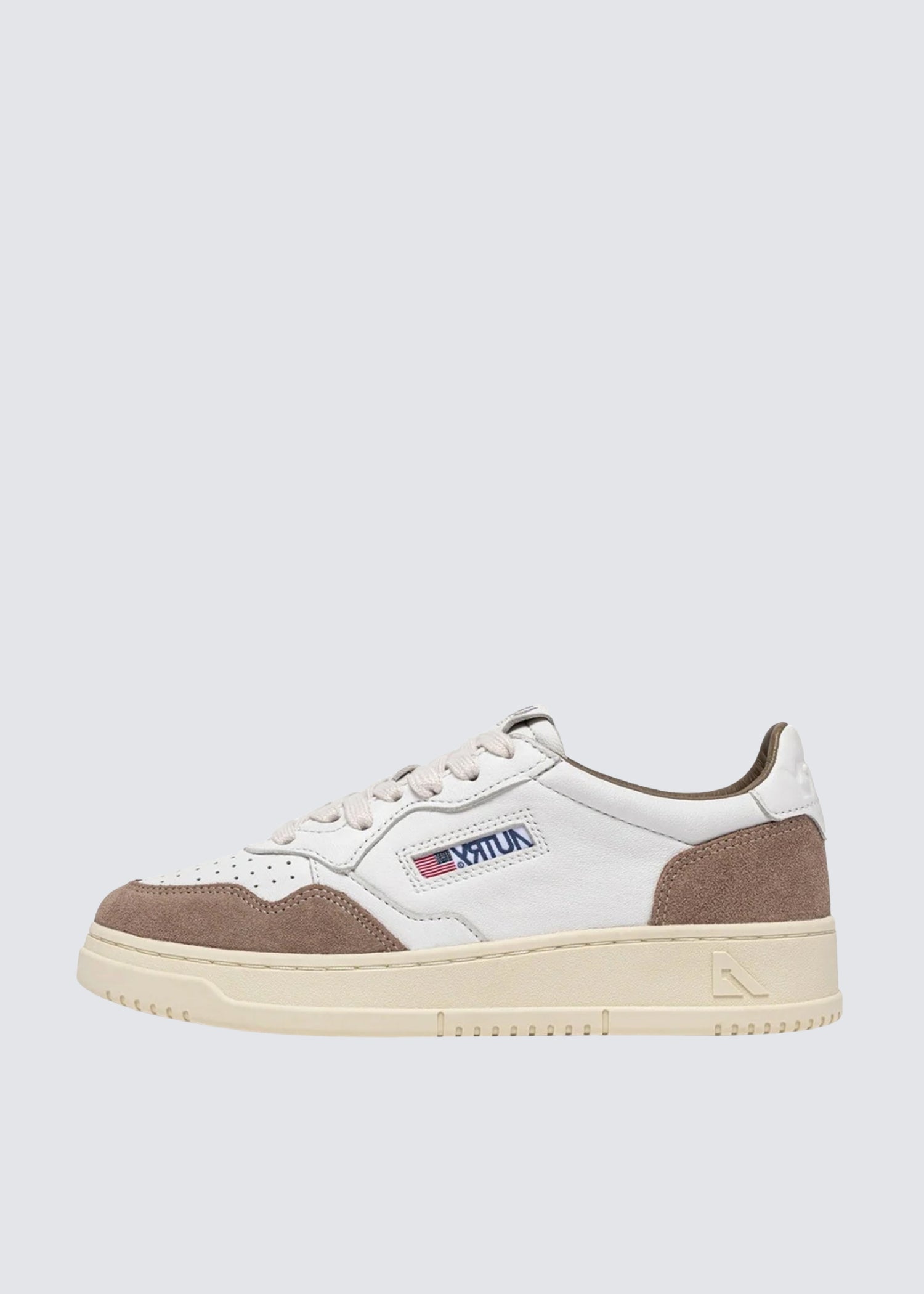 Autry, Medalist Low, White/Tobacco, Sneaker