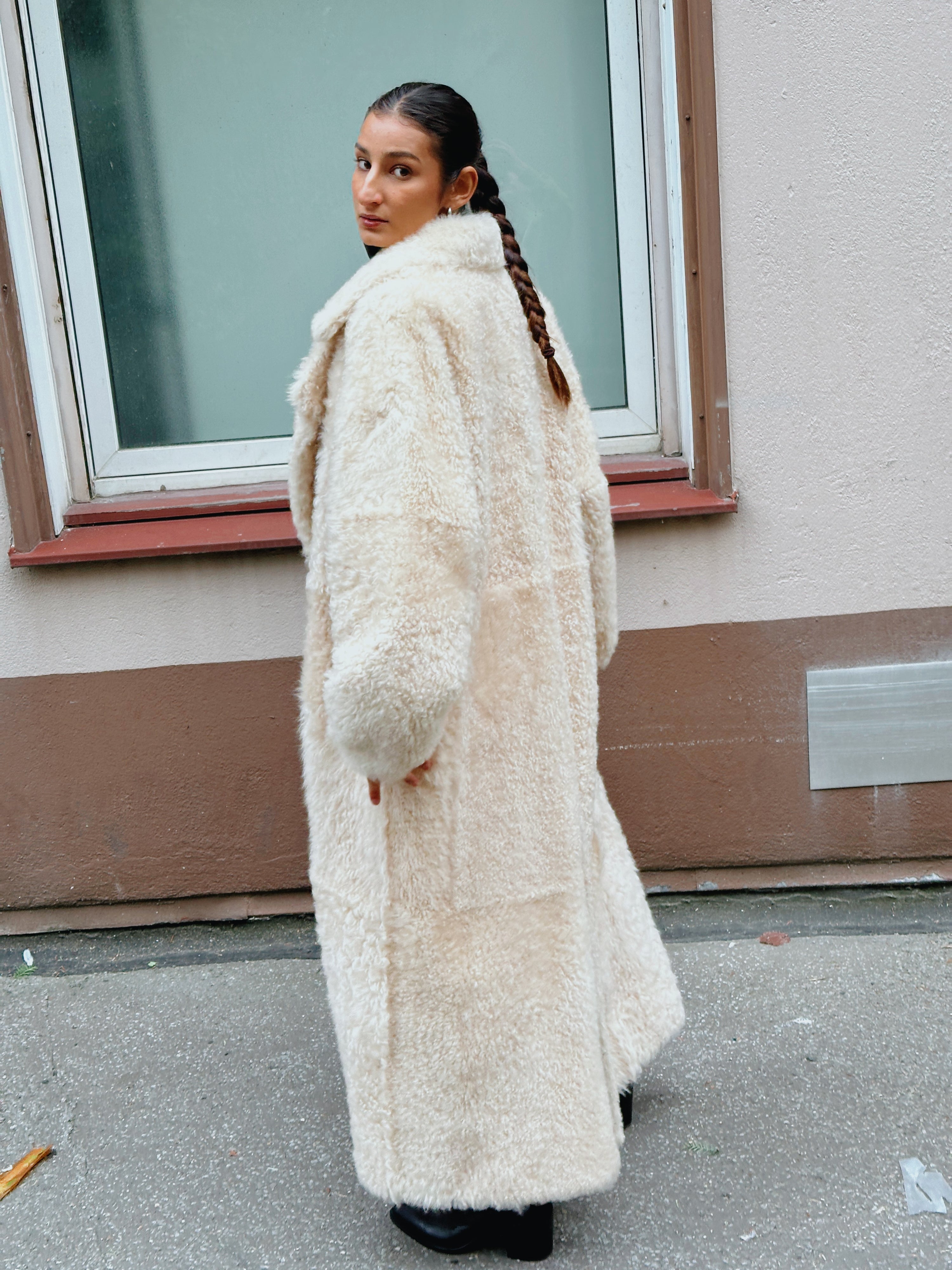 Chihiro, Sofia, Fellmantel - Lindner Fashion