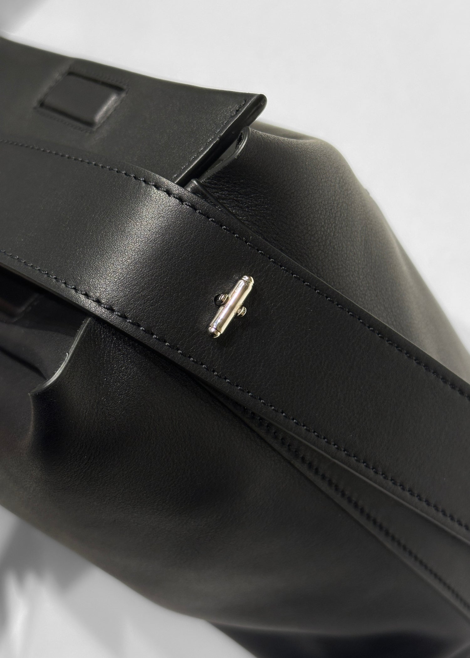 Dee, Black Plain, Bag - Lindner Fashion