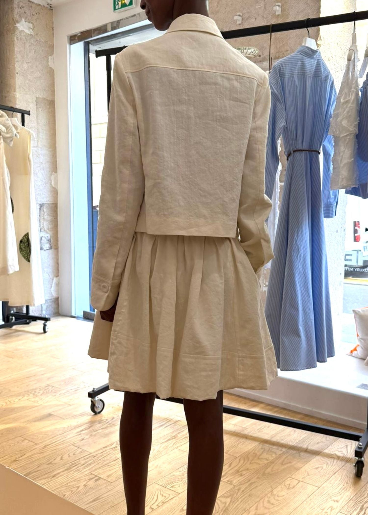 Off White, Rock