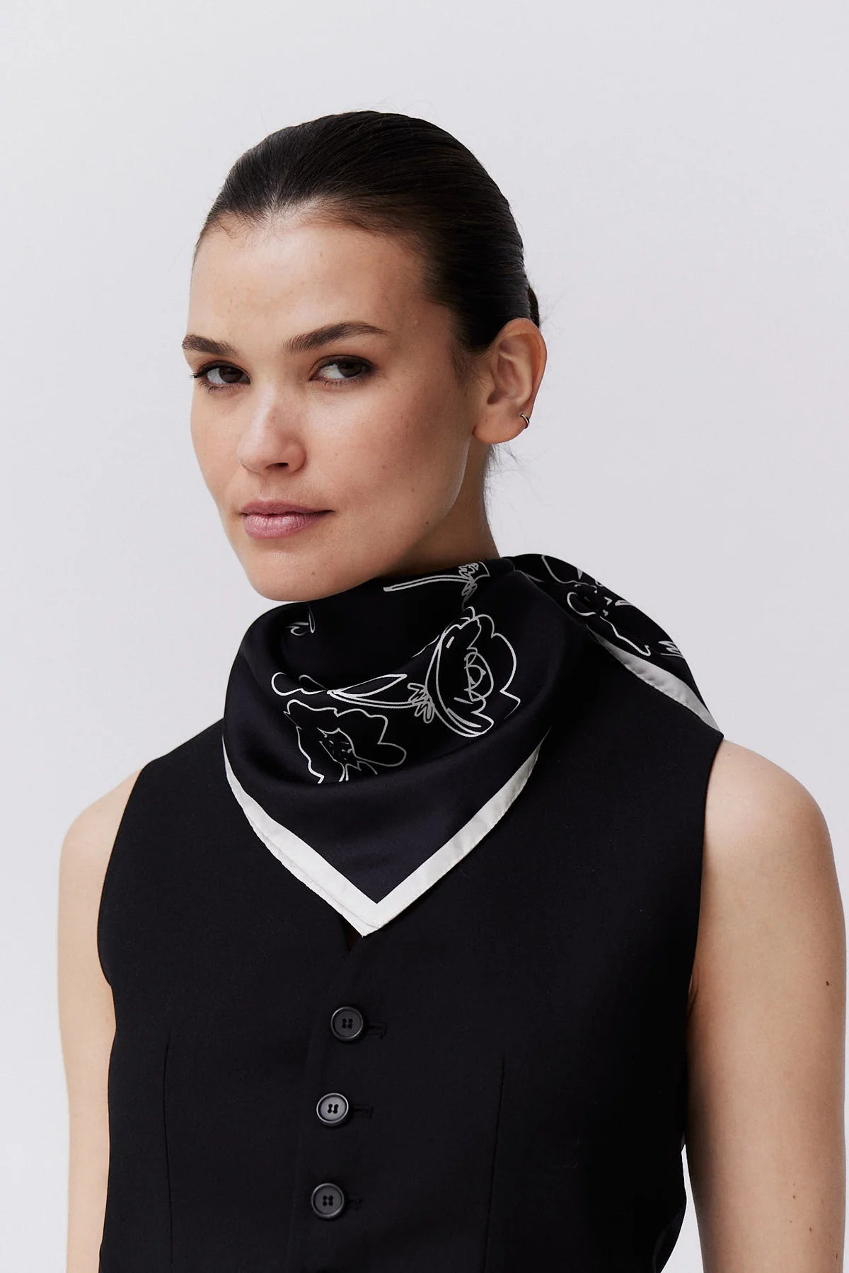 Flowers, Black, Scarf - Lindner Fashion