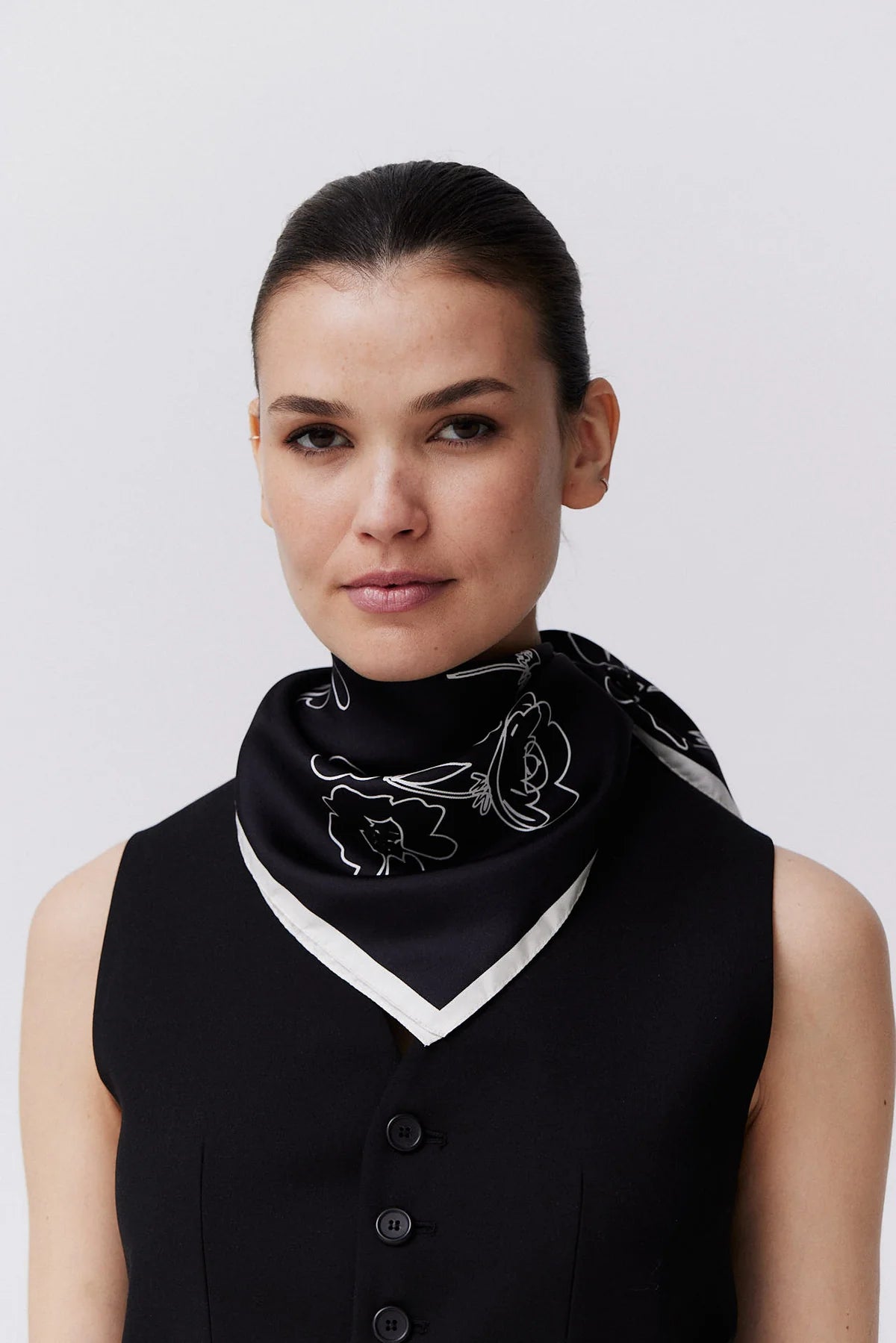 Flowers, Black, Scarf - Lindner Fashion