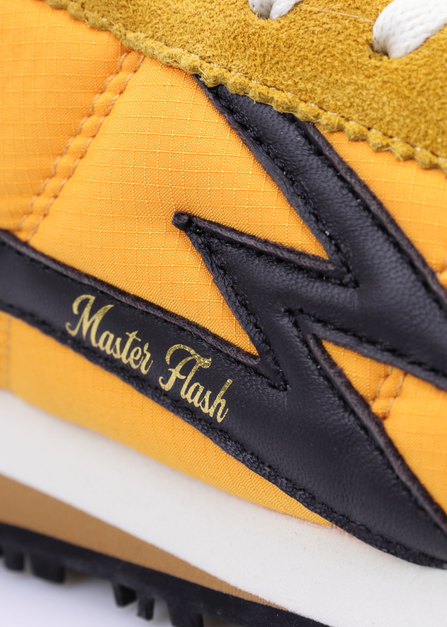 Master Flash, Yellow Flash, Unisex Sneaker - Lindner Fashion