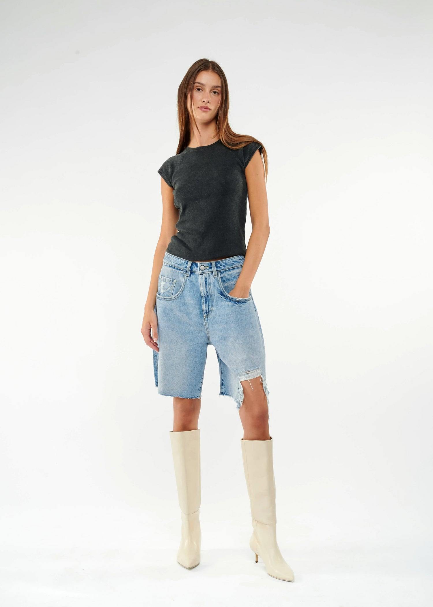 Model Lea, Light Blue, Shorts - Lindner Fashion