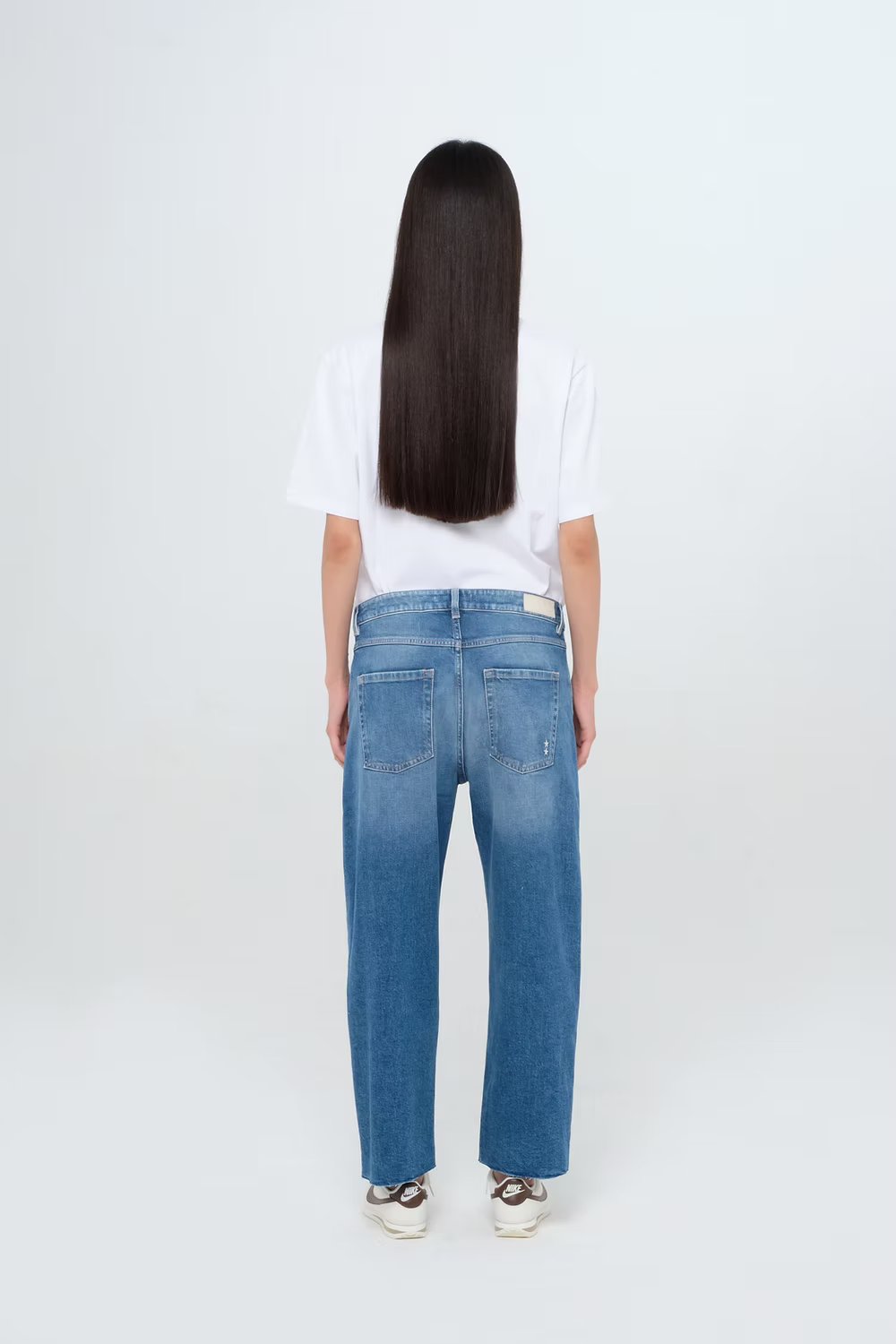 Model Mimi, Ocean, Jeans - Lindner Fashion