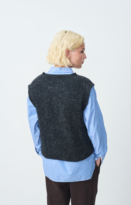 East, Anthracite, Cardigan