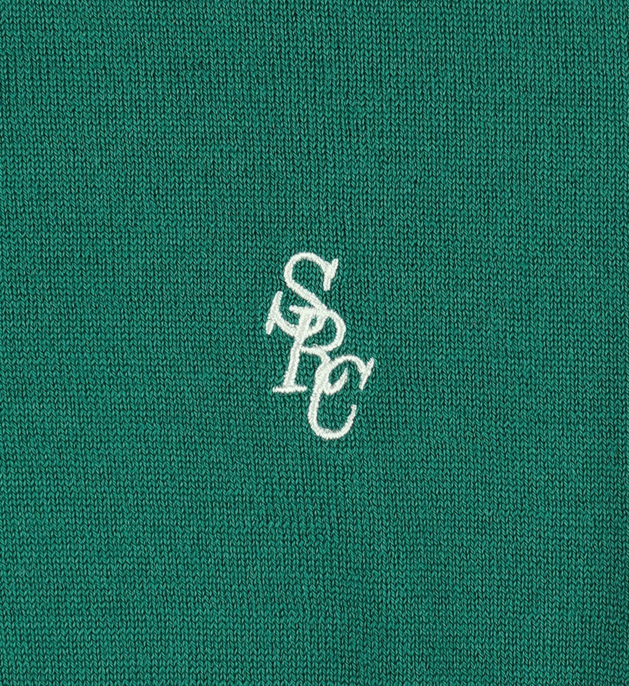 Sporty&Rich grüner Pullover aus Merinowolle - Flatshot Detailansicht Logo