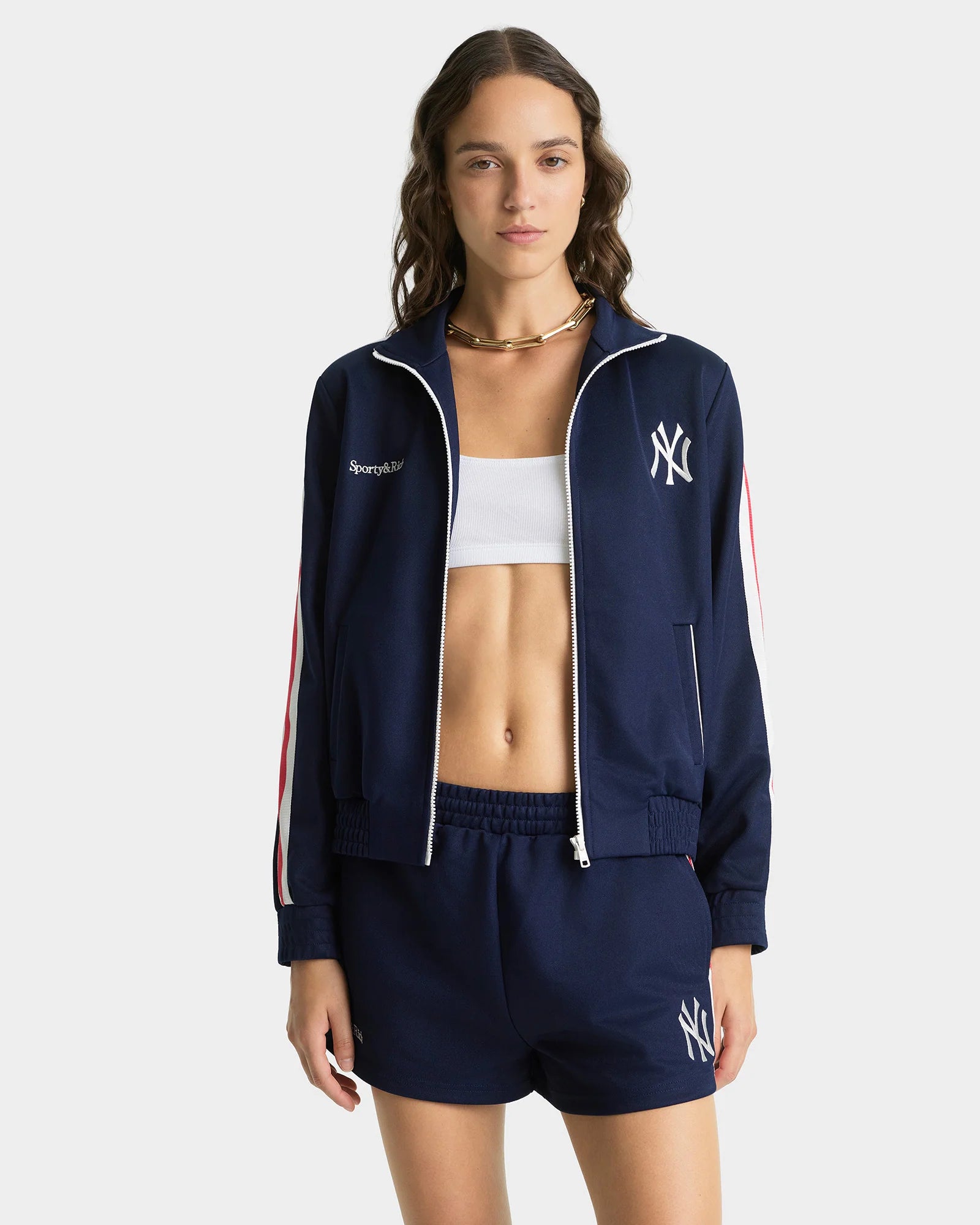 Sporty & Rich dunkelblaue Trainingsjacke mit Streifen aus Polyestergemisch - Modelfoto von vorn