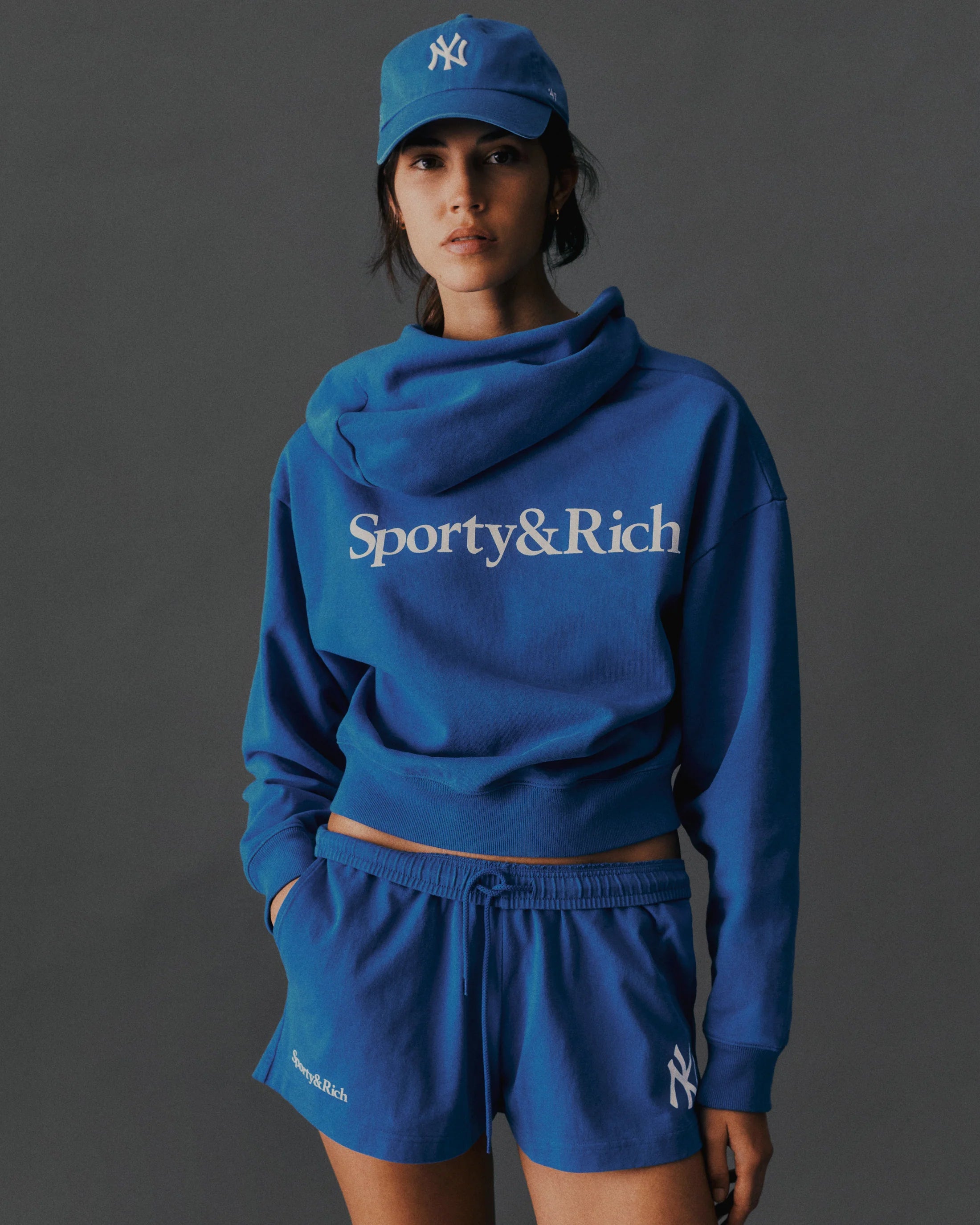 Sporty&Rich blaue Cap aus Baumwolle - Modelfoto