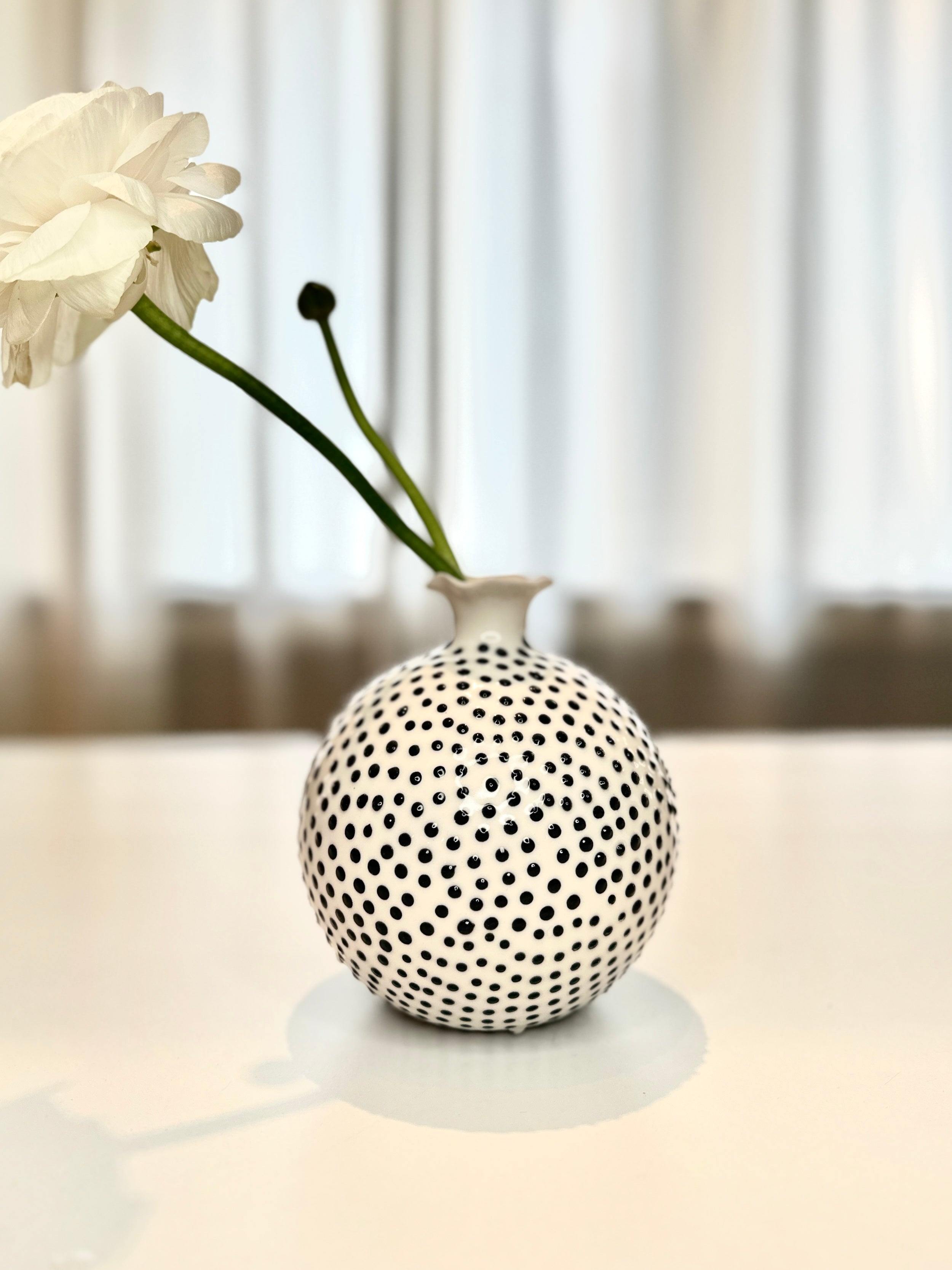 The Medium Puffer, Schwarz, Vase - Lindner Fashion